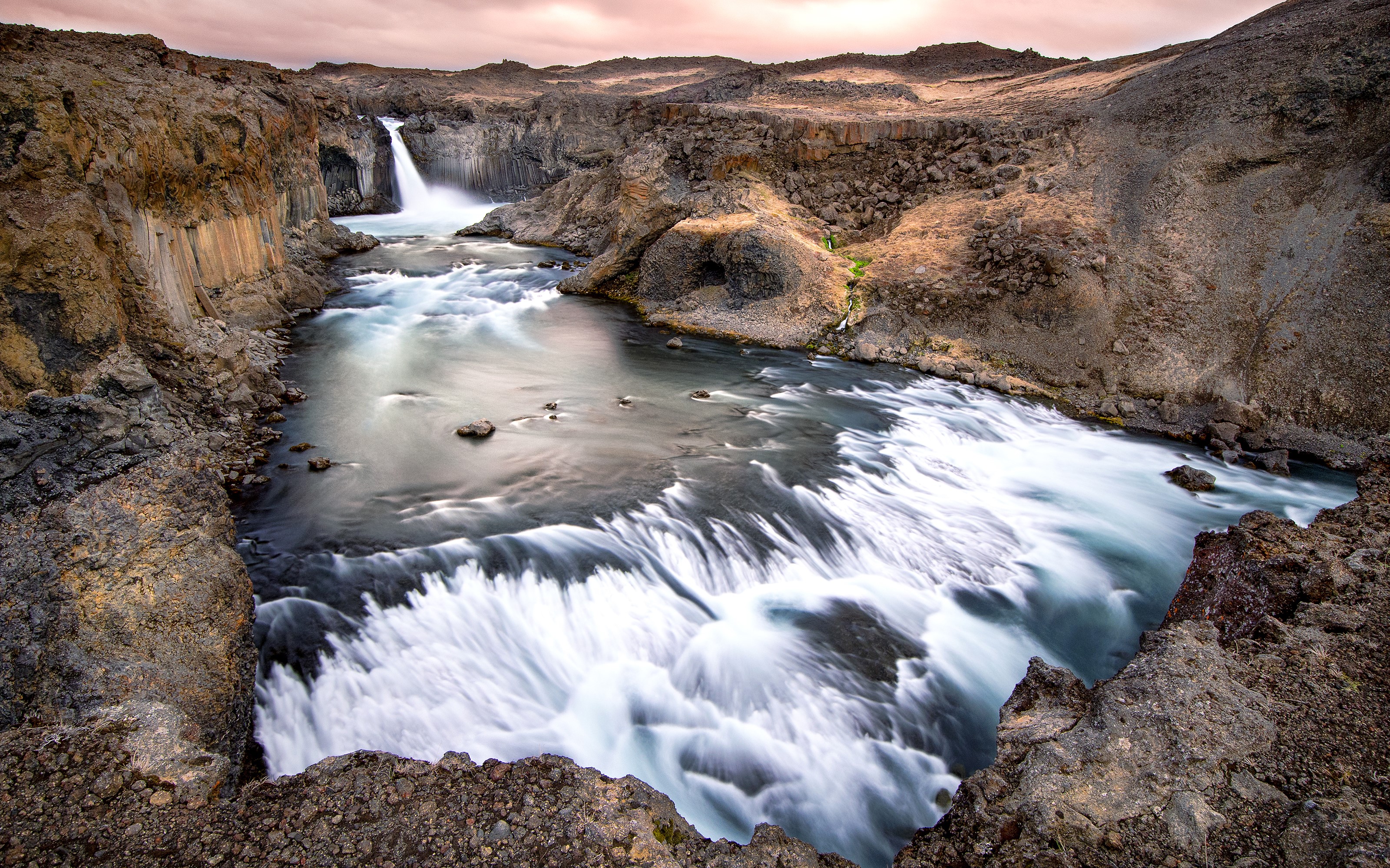 Aldeyjarfoss waterfall in Iceland HD Wallpaper