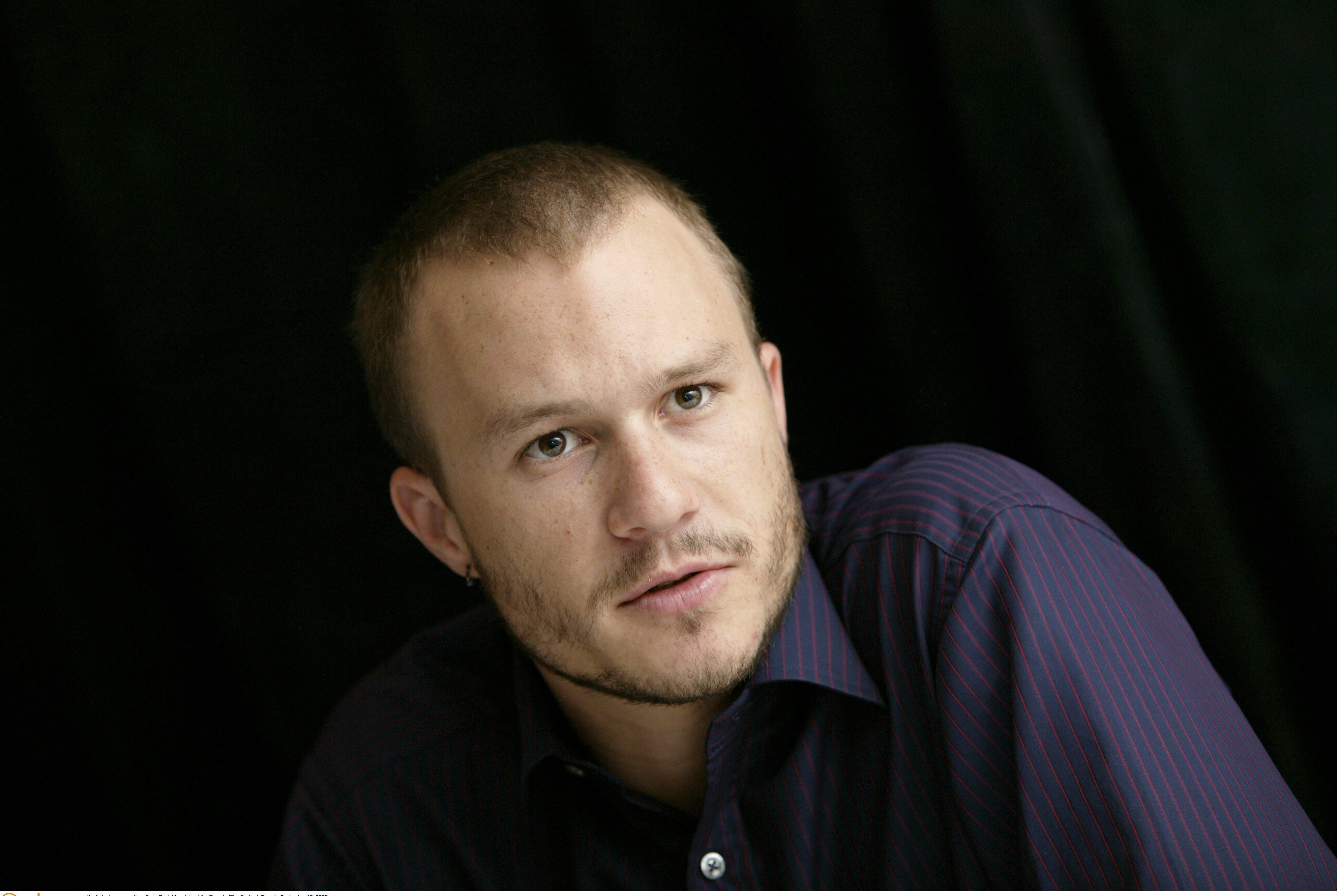 Heath Ledger looking to the side HD Wallpaper
