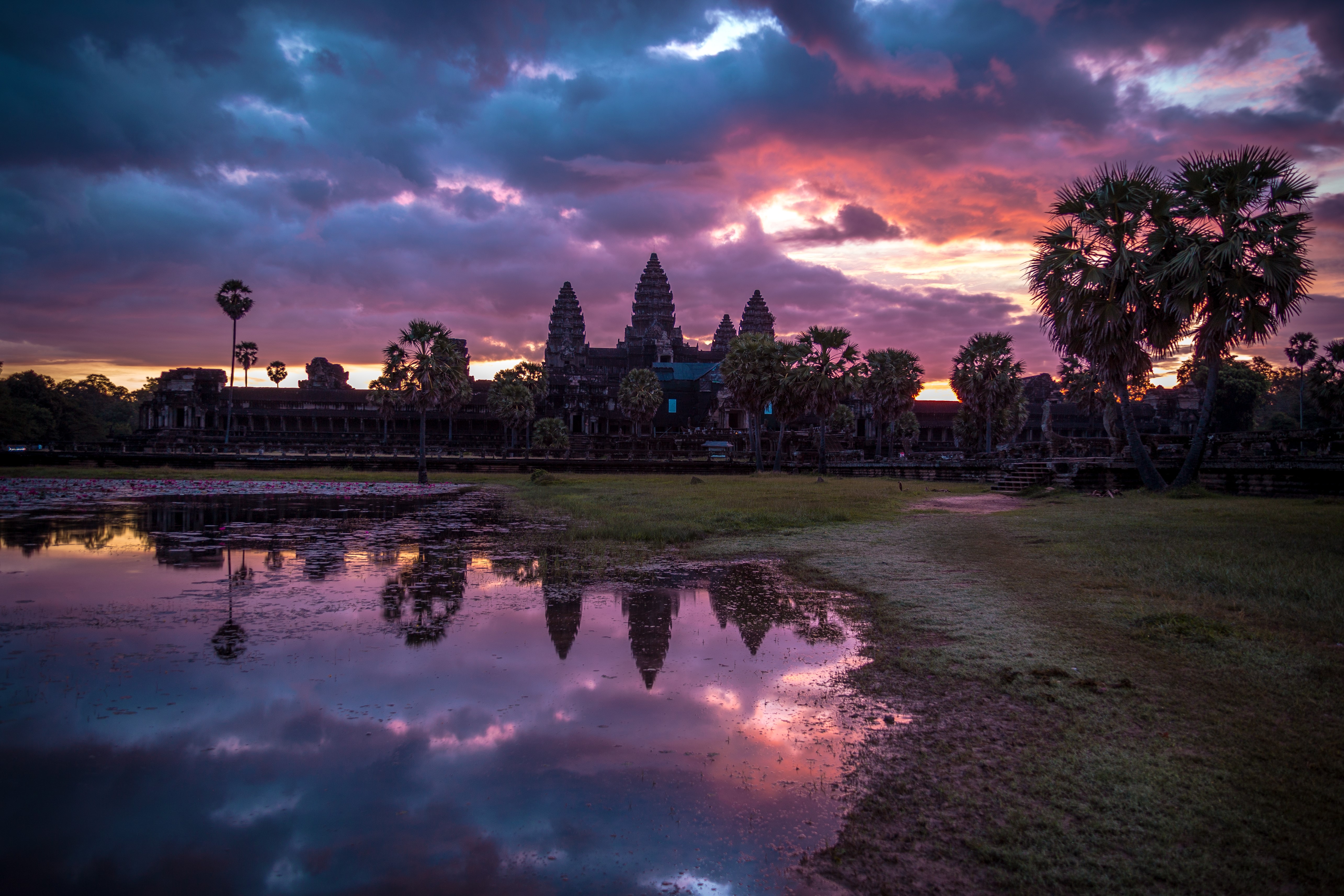 Sunrise over Angkor Wat Cambodia with reflection in lake HD Wallpaper