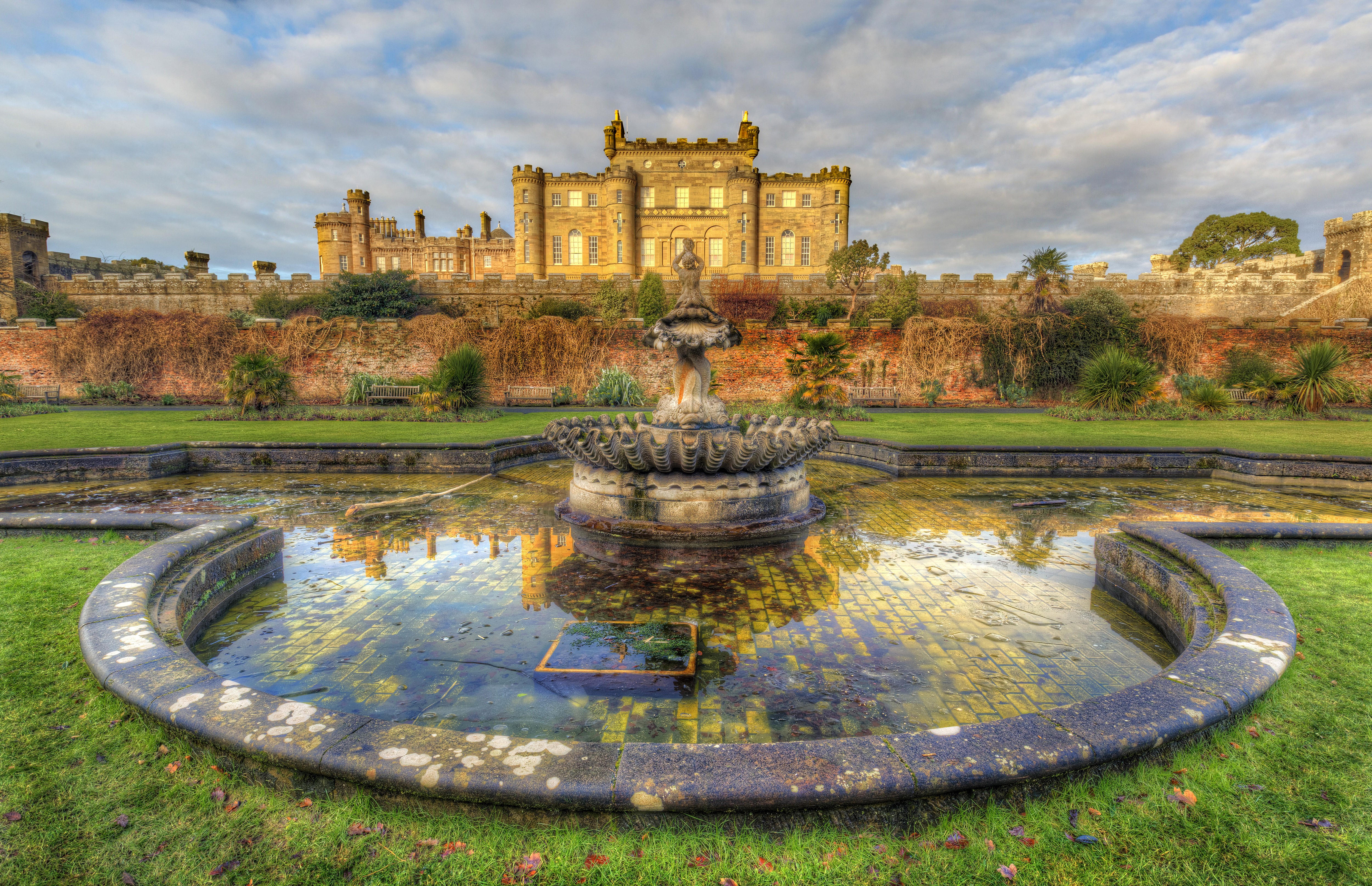 Culzean Castle and Fountain in United Kingdom HD Wallpaper