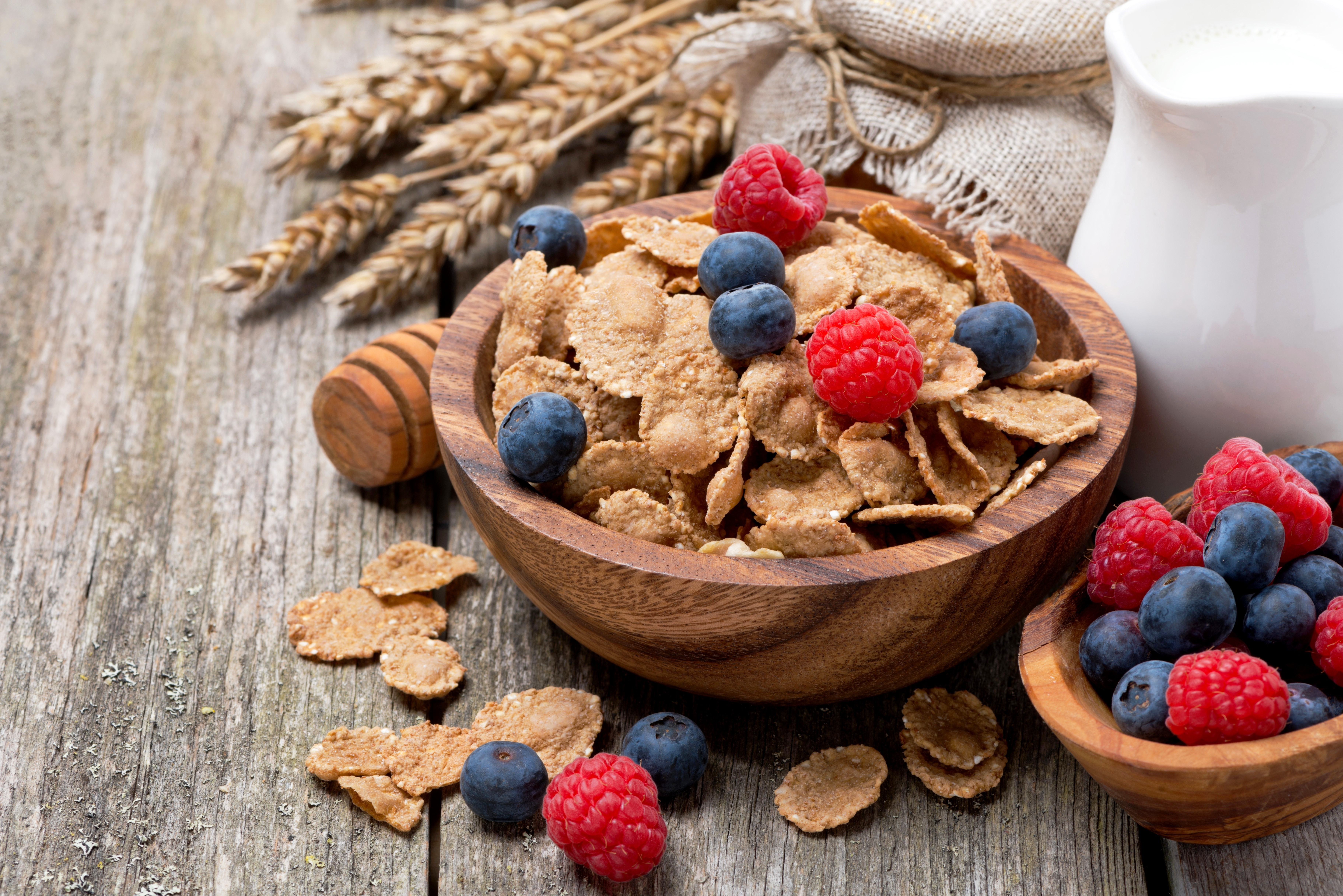 Cereal with Raspberries and Blueberries HD Wallpaper