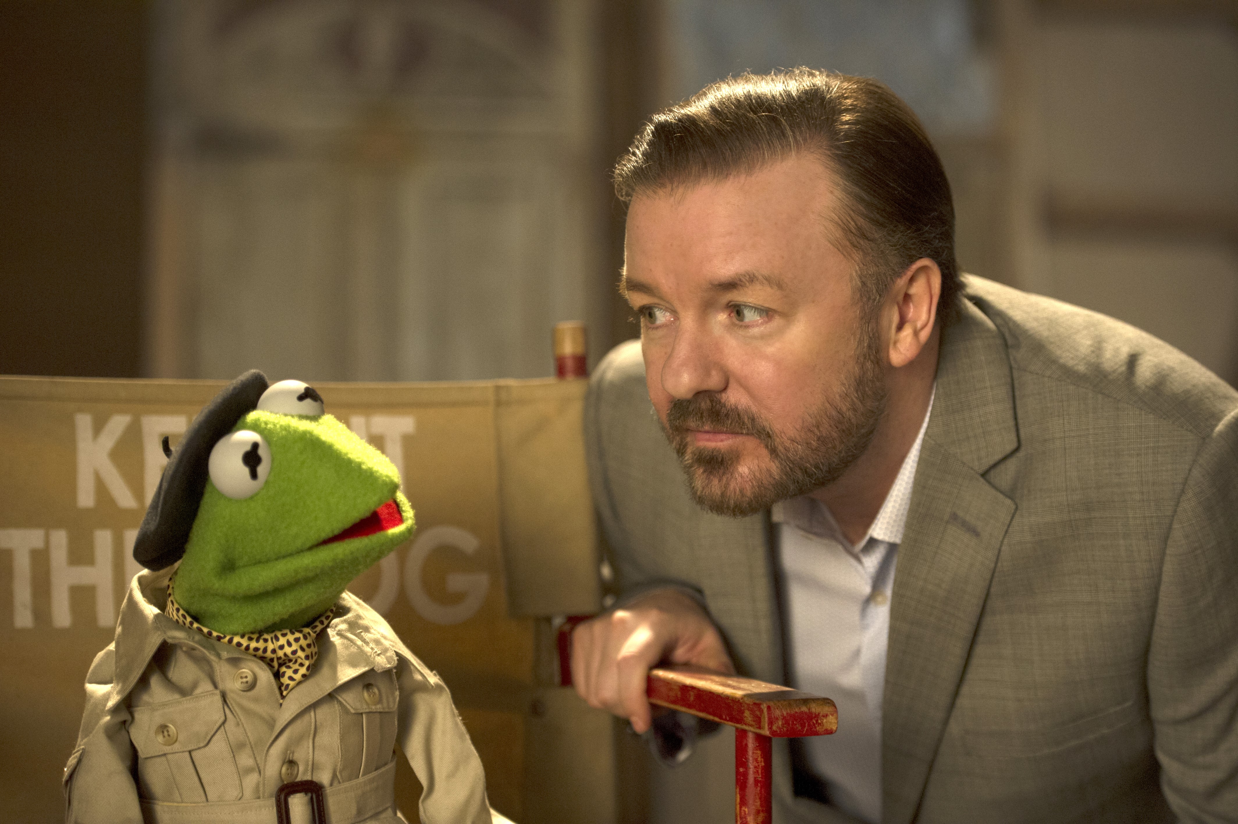 Ricky Gervais and Kermit the Frog from Muppets Most Wanted HD Wallpaper