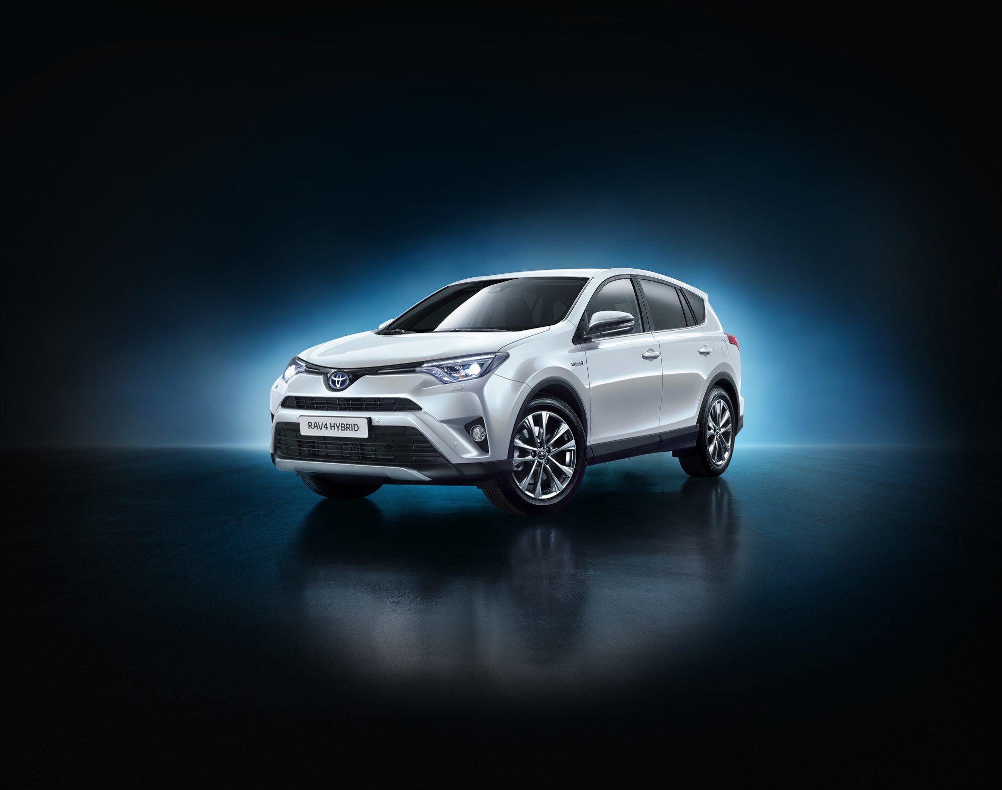 White 2015 Toyota RAV4 Hybrid HD Wallpaper