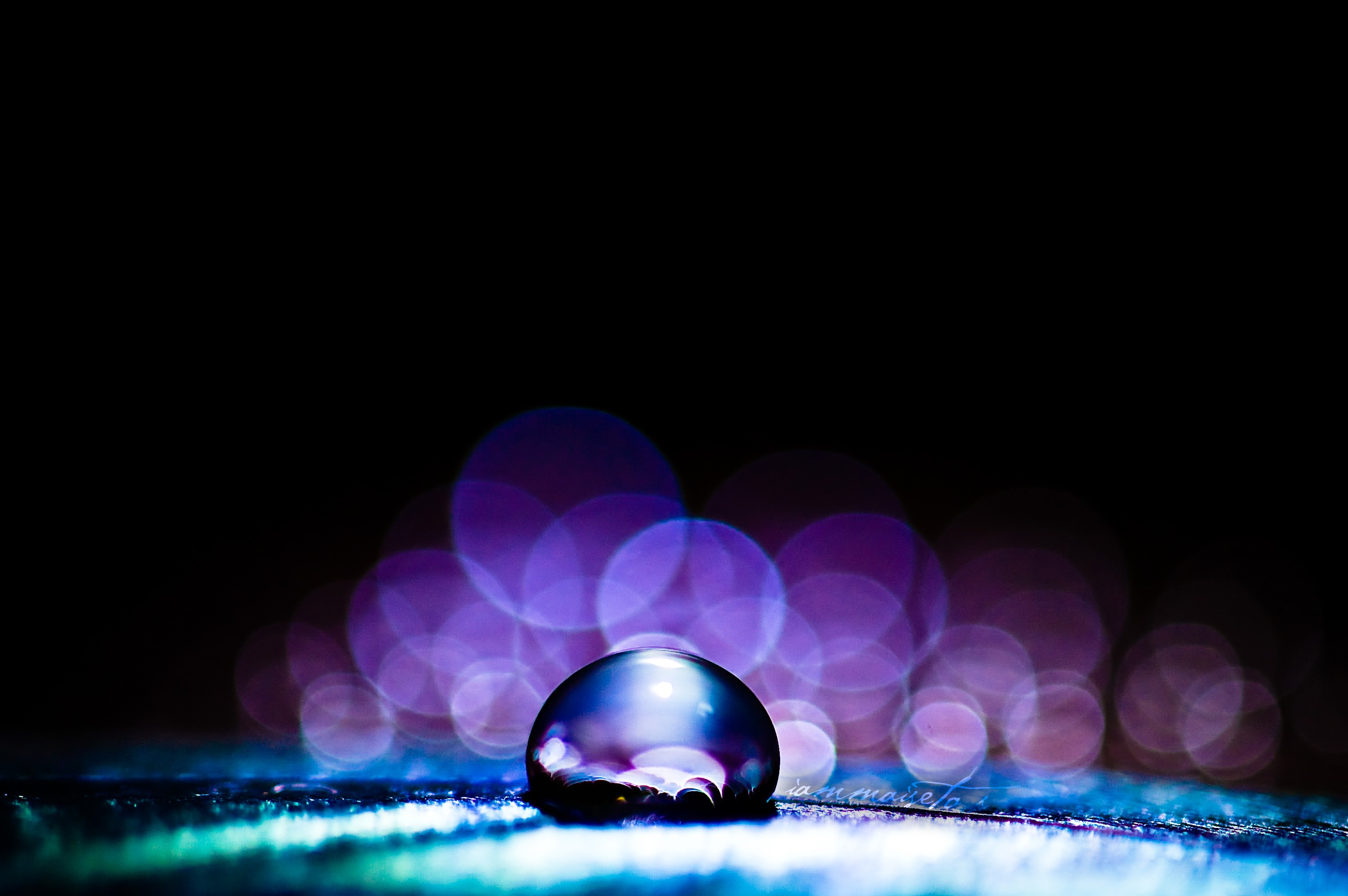 Water drop with bokeh lights HD Wallpaper