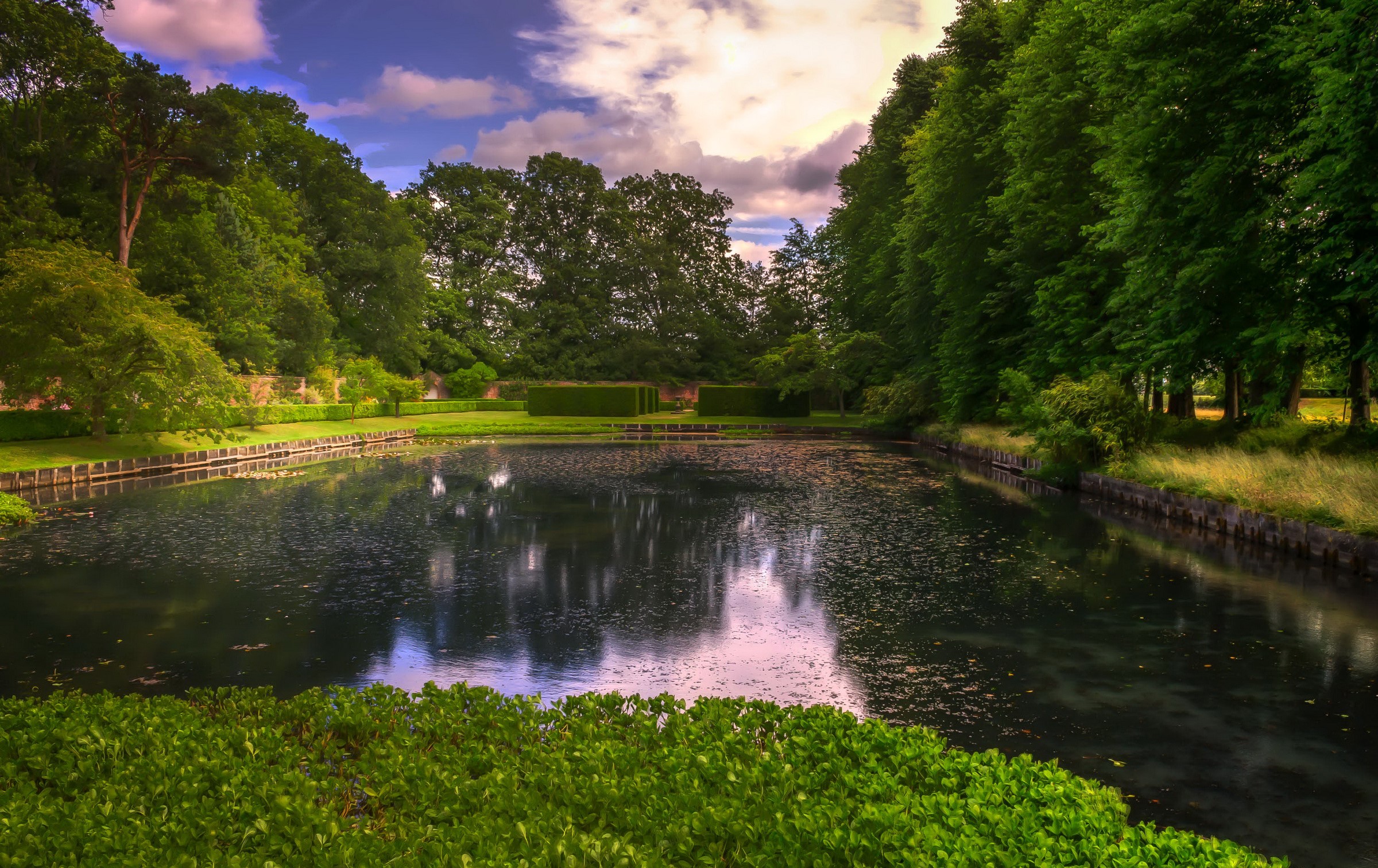 Pond and trees in Erddig Country Park, United Kingdom HD Wallpaper