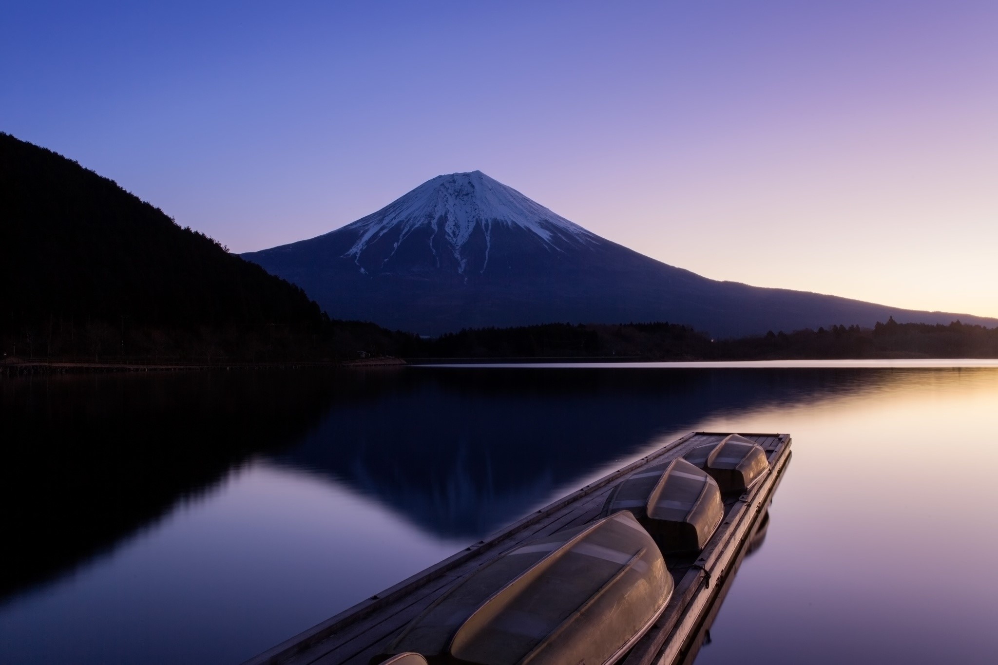Mount Fuji and boats on a lake at dawn HD Wallpaper