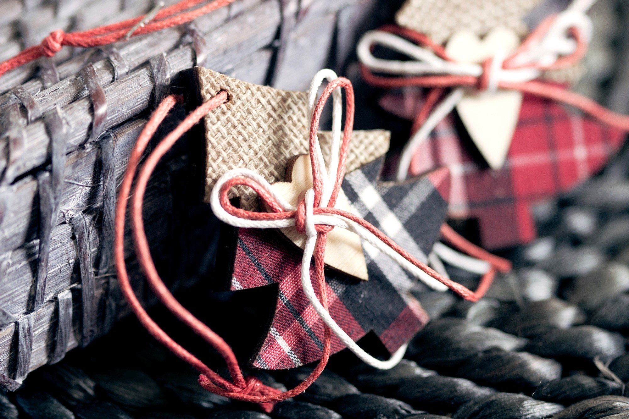 Christmas tree ornaments with plaid fabric and red string HD Wallpaper