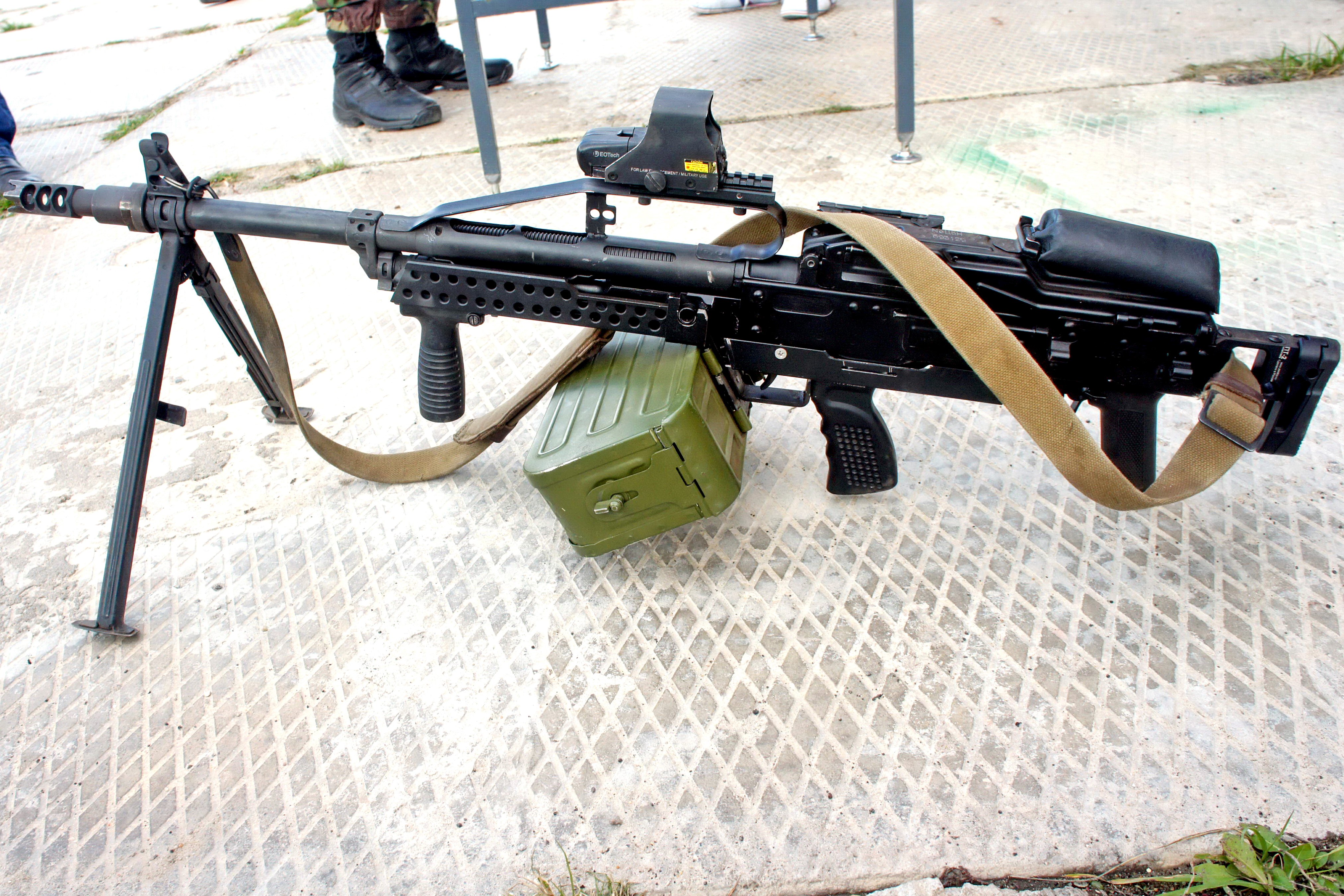 Pecheneg machine gun with ammo box HD Wallpaper