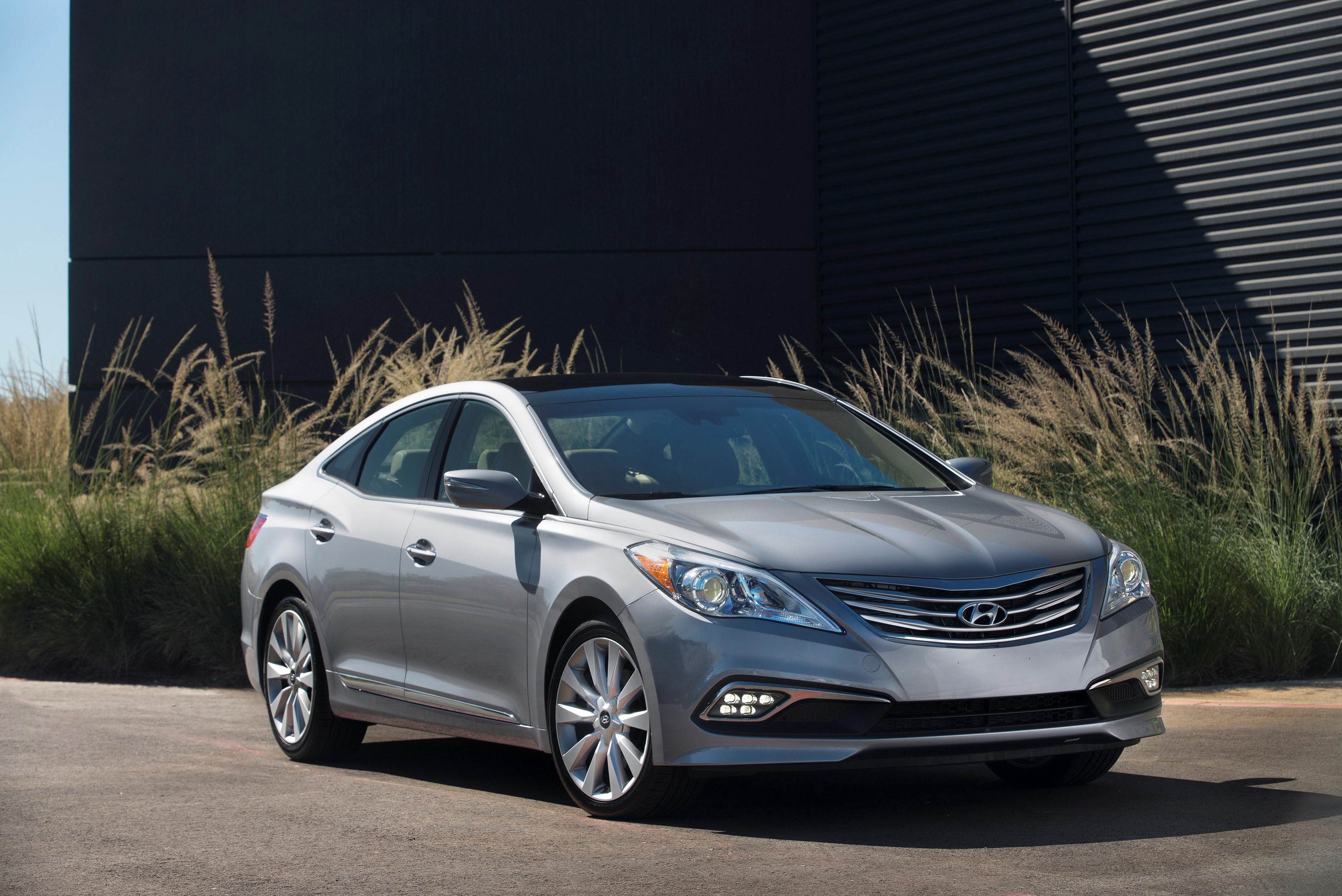 2015 Hyundai Azera sedan HD Wallpaper