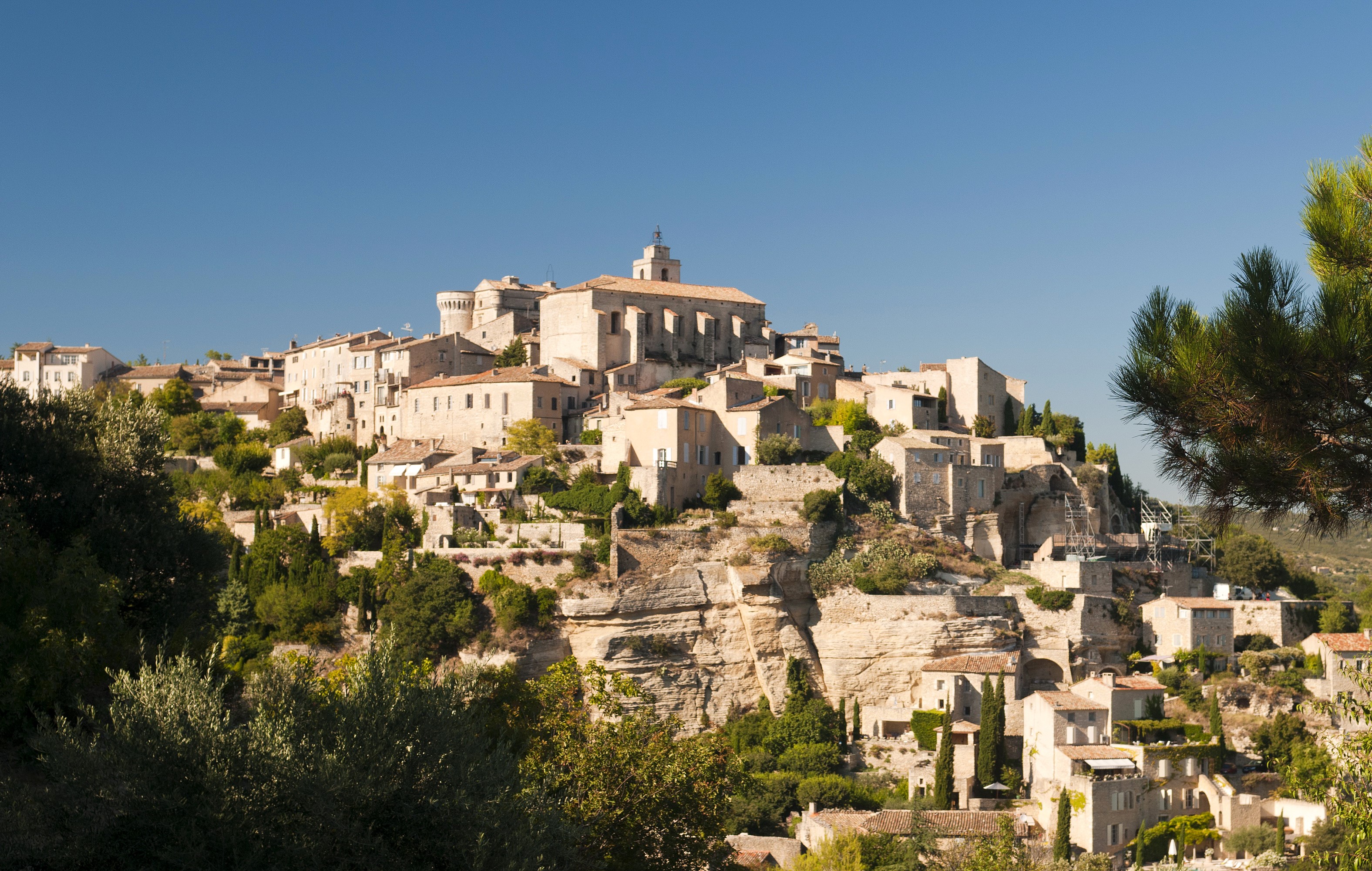 Gordes, France village on a hilltop HD Wallpaper