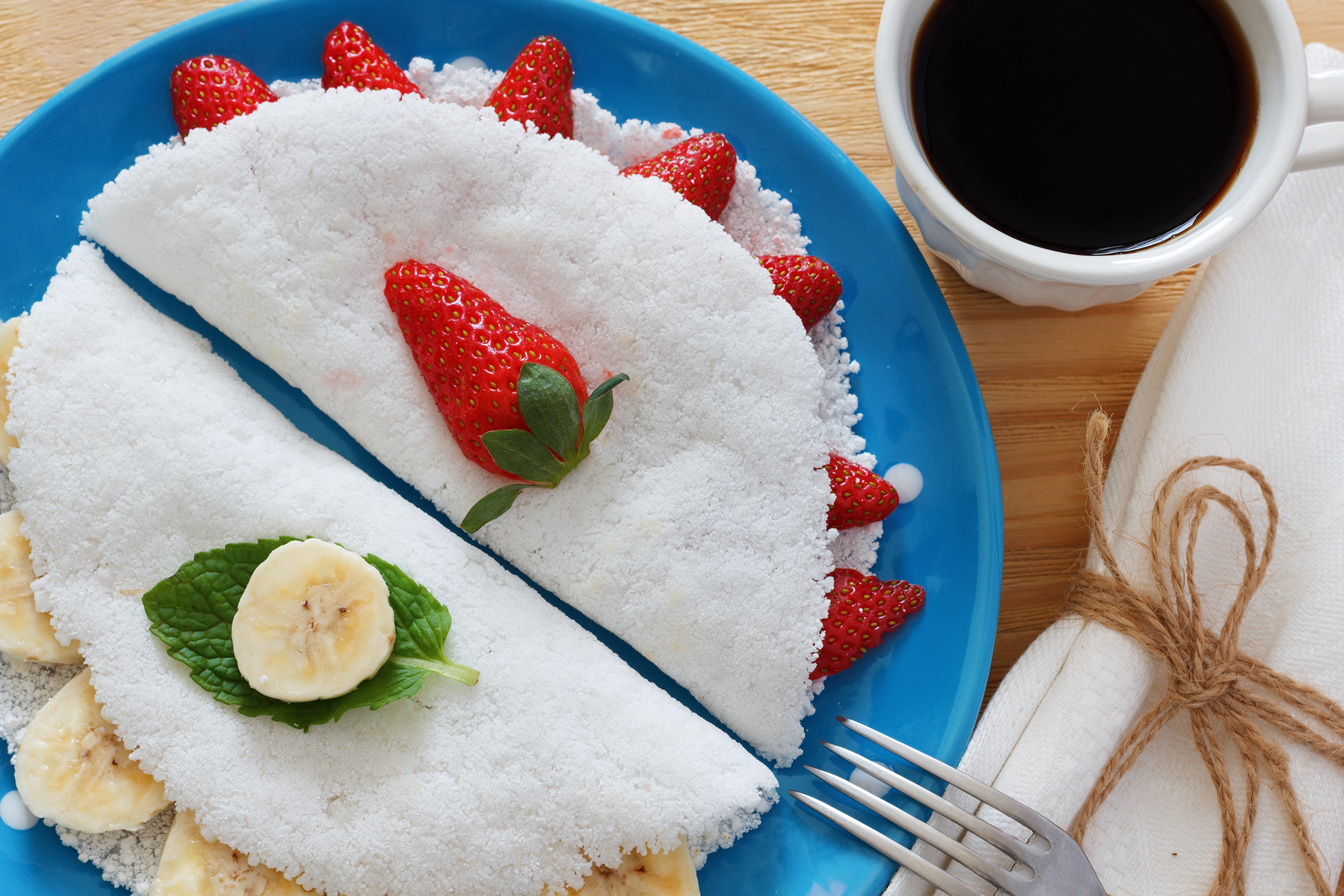 Tapioca with strawberries and bananas and coffee HD Wallpaper