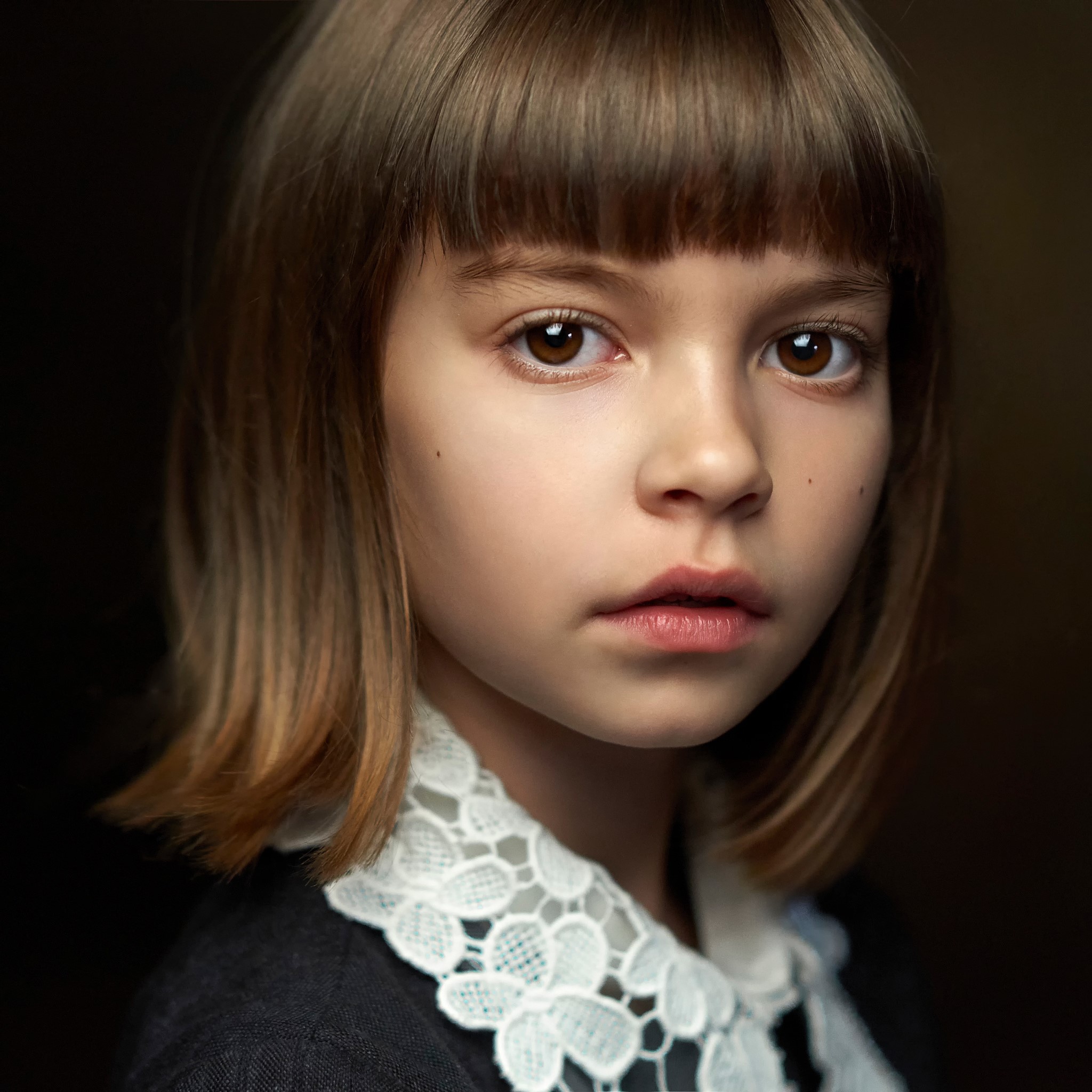 Portrait of a Little Girl with Thoughtful Glance HD Wallpaper