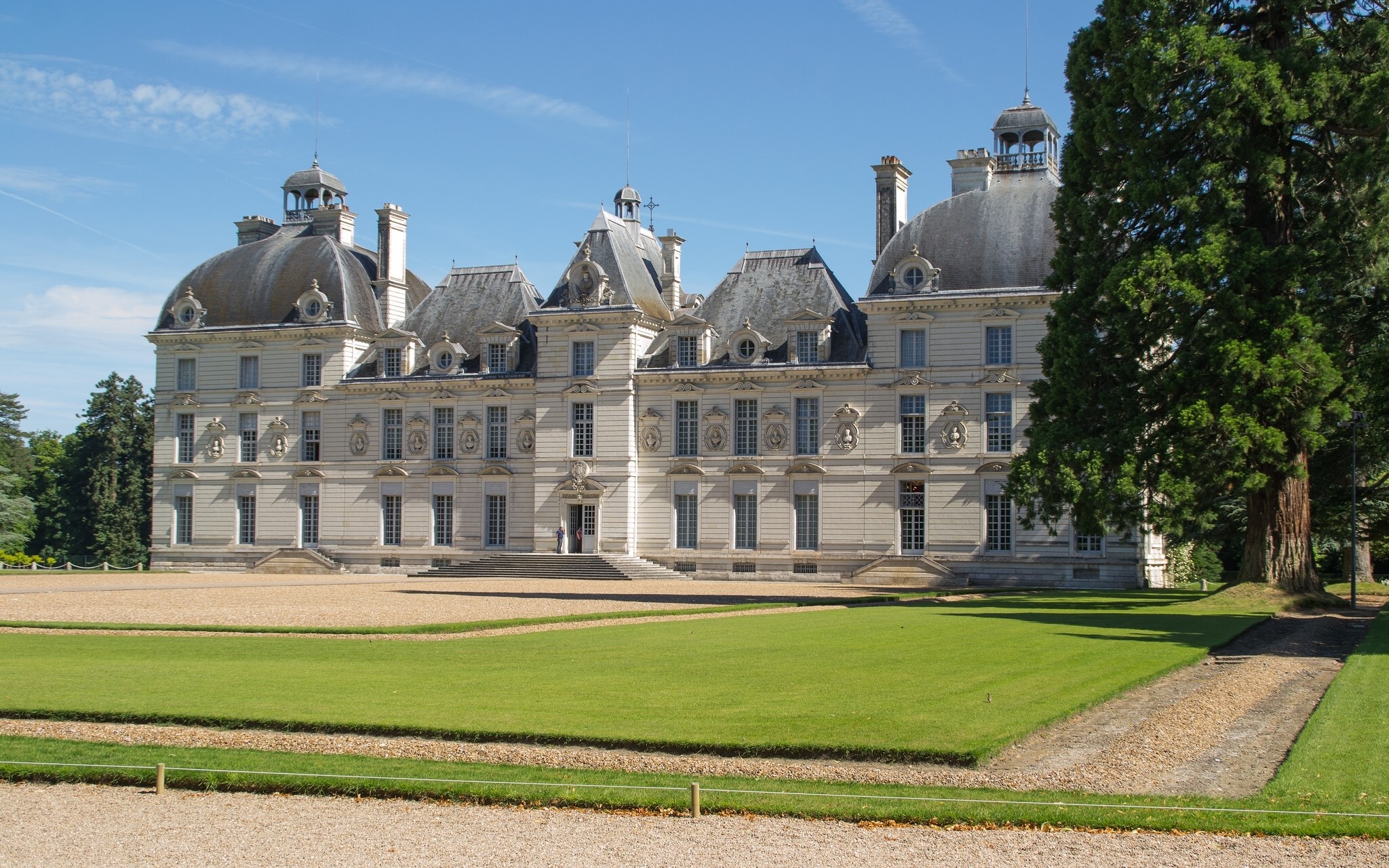 Chateau de Cheverny, France HD Wallpaper