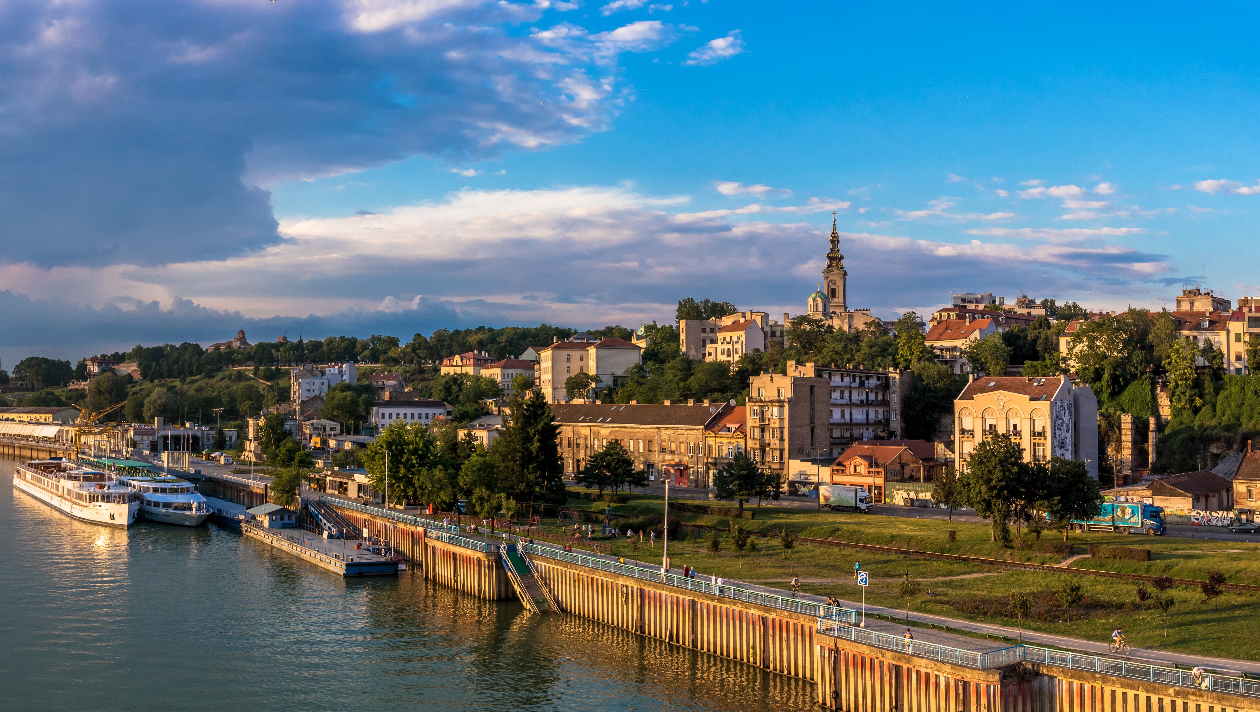Belgrade, Serbia Waterfront with River and Buildings HD Wallpaper
