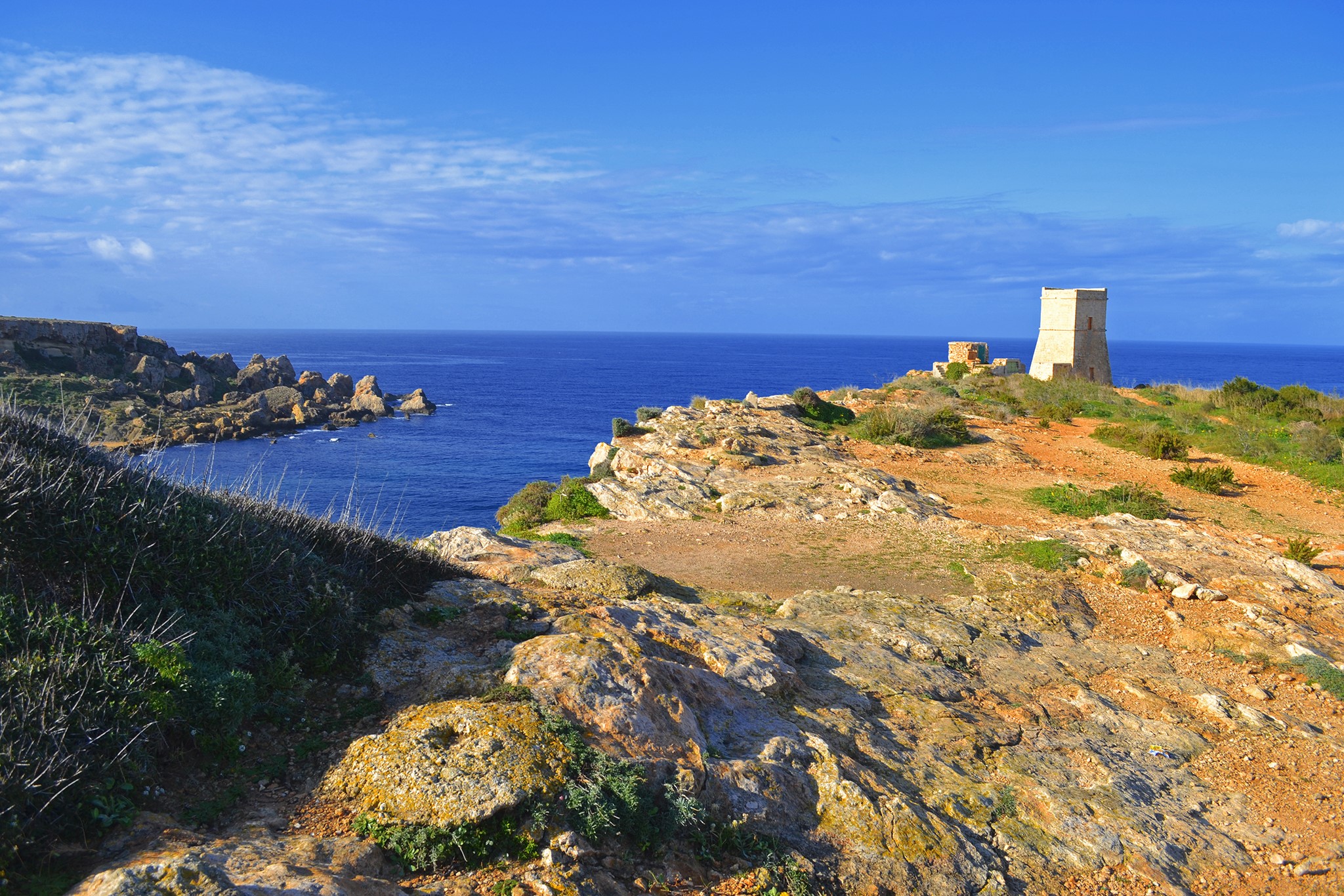Coastal tower overlooking the sea in Malta HD Wallpaper