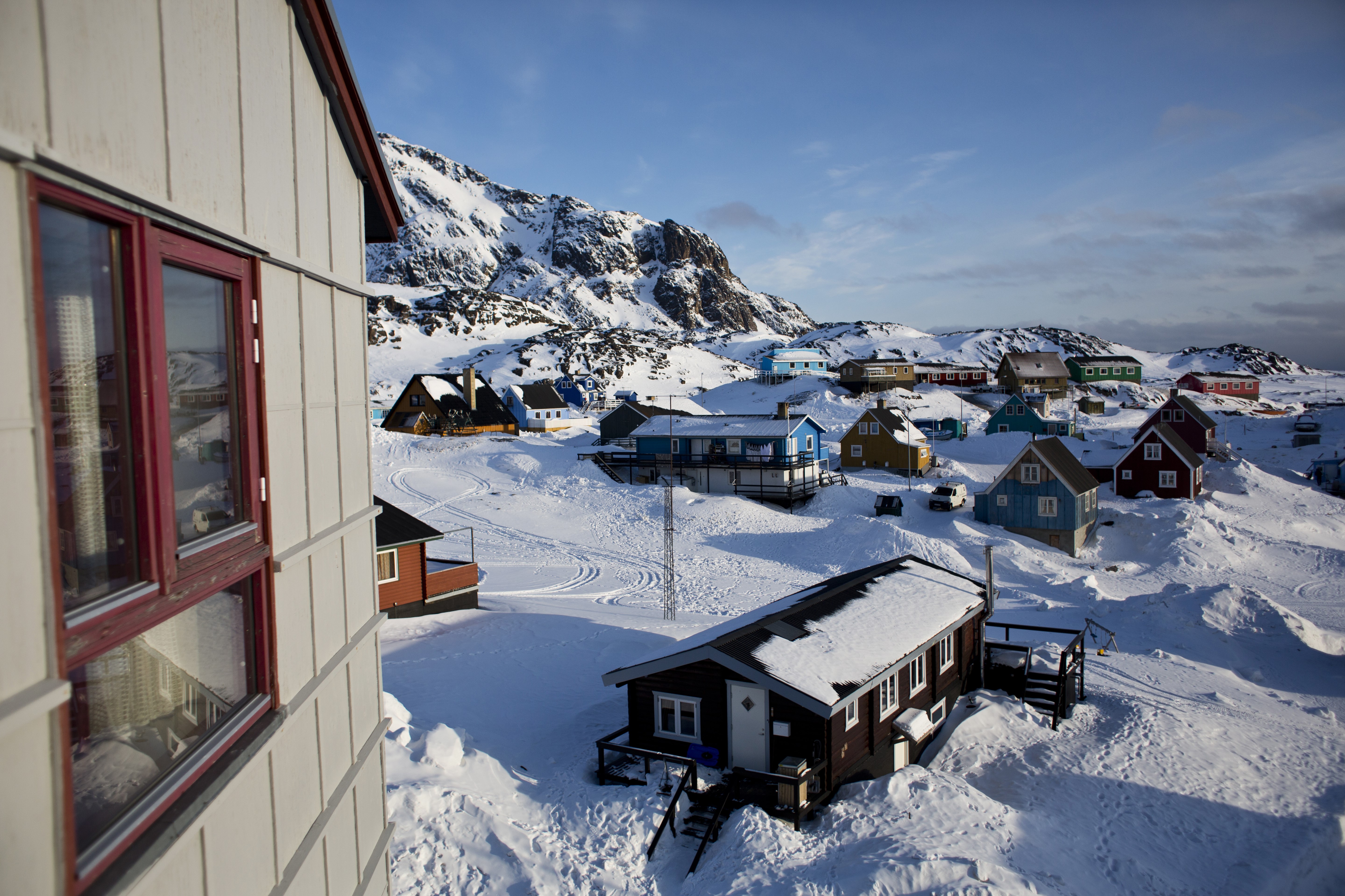 Colorful houses in snowy Sisimiut, Greenland HD Wallpaper