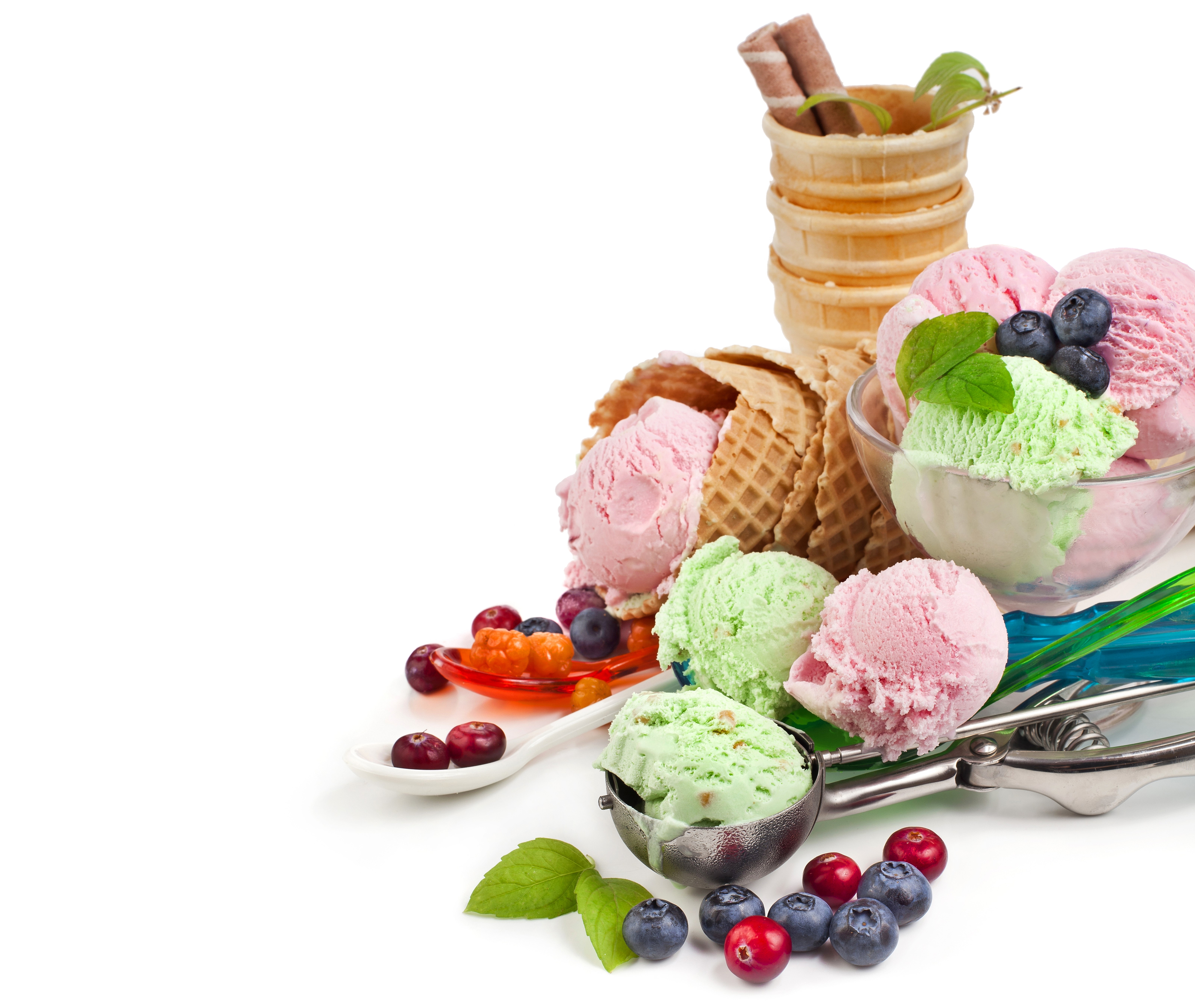 Ice cream cones with berries and blueberries HD Wallpaper