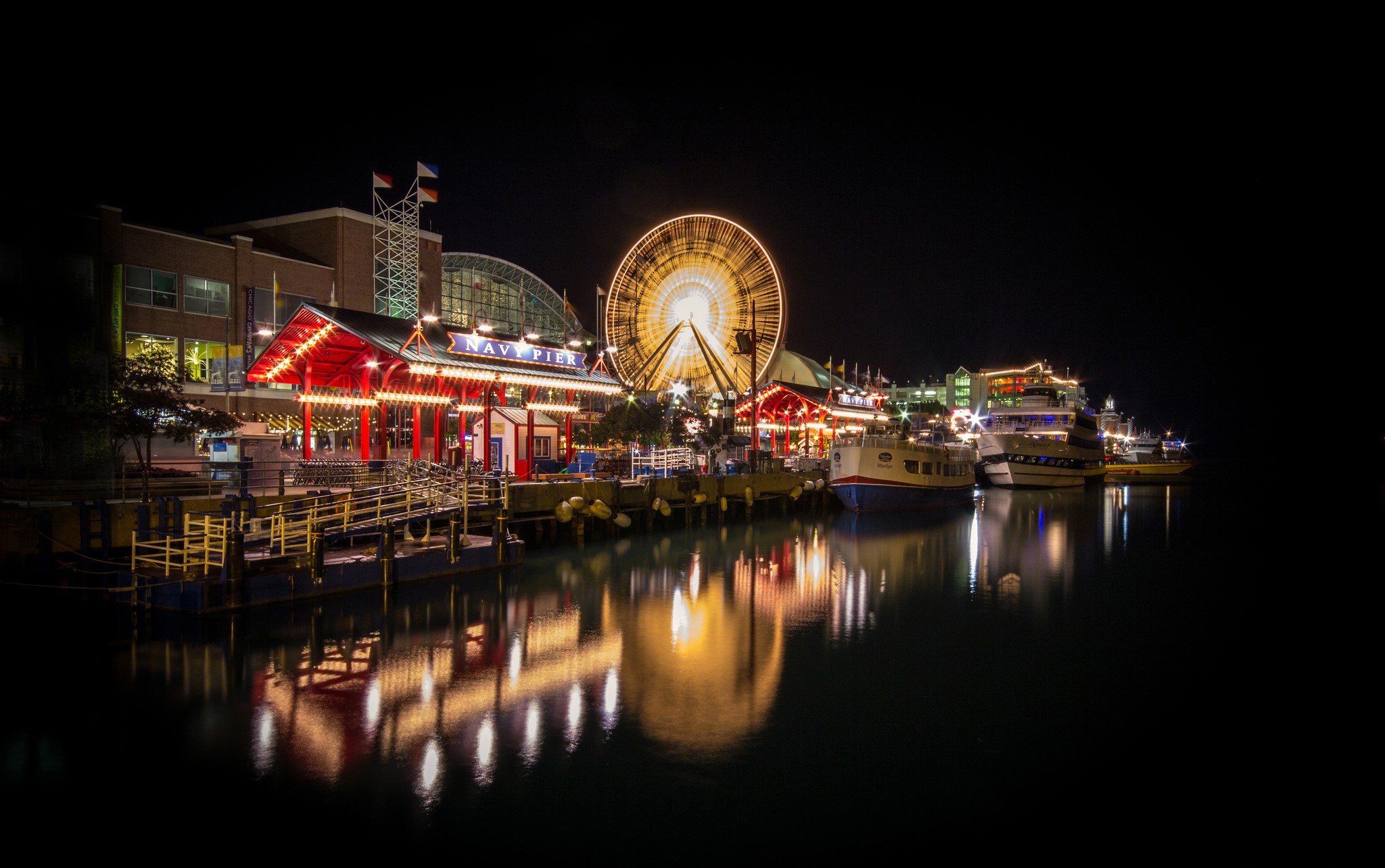 Navy Pier Ferris Wheel at Night in Chicago HD Wallpaper