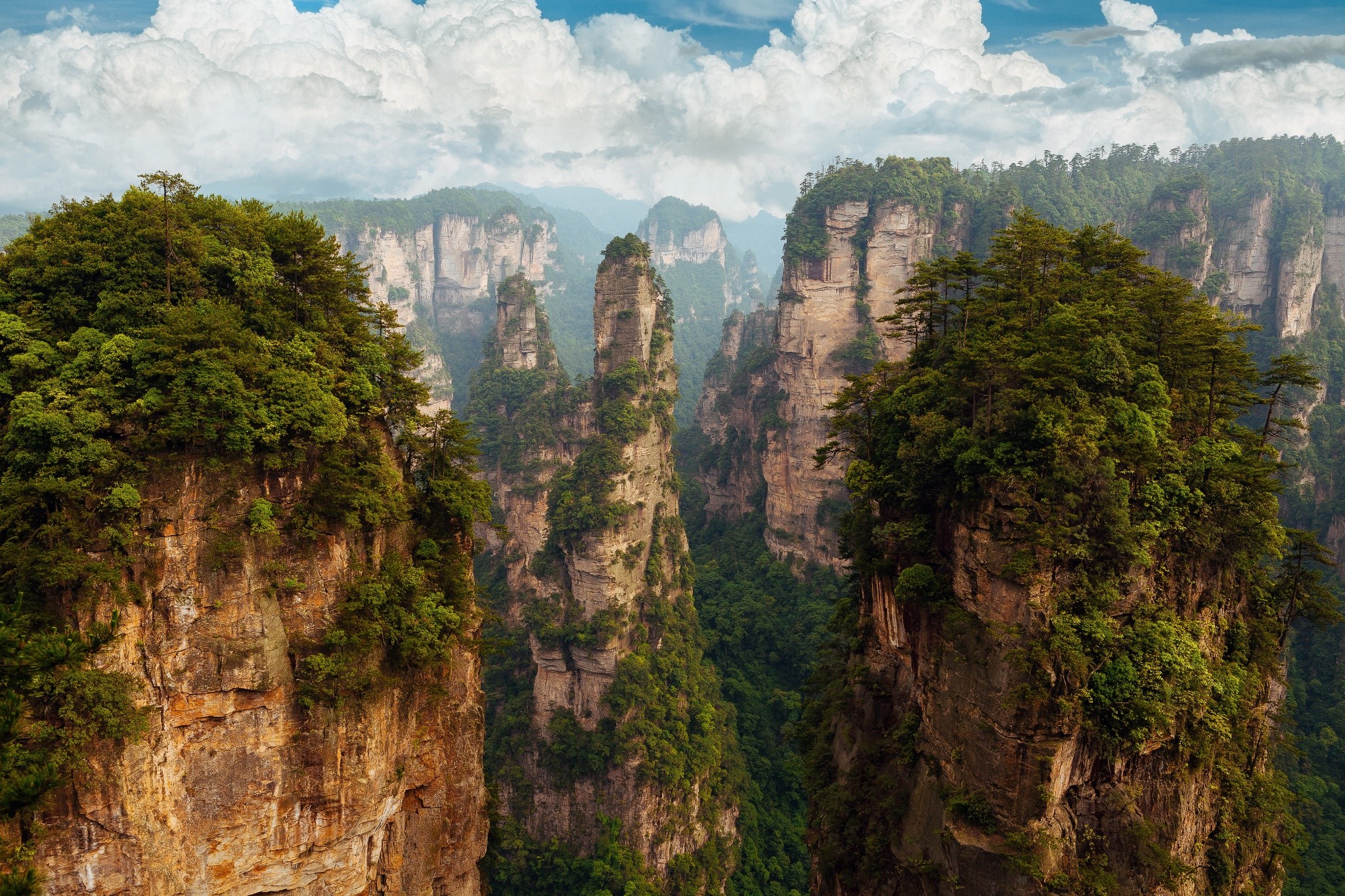Zhangjiajie National Forest Park, Hunan, China HD Wallpaper