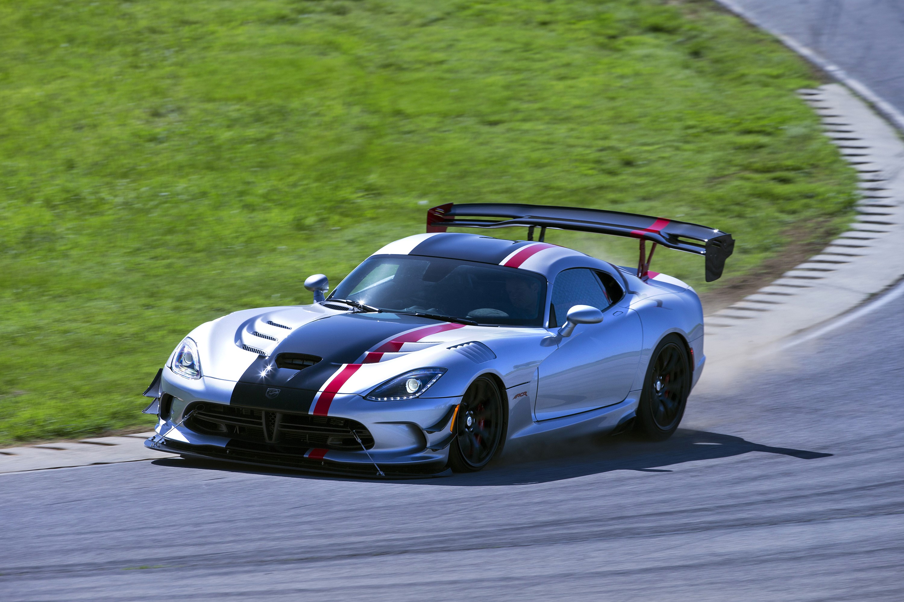 2016 Dodge Viper ACR on a race track HD Wallpaper