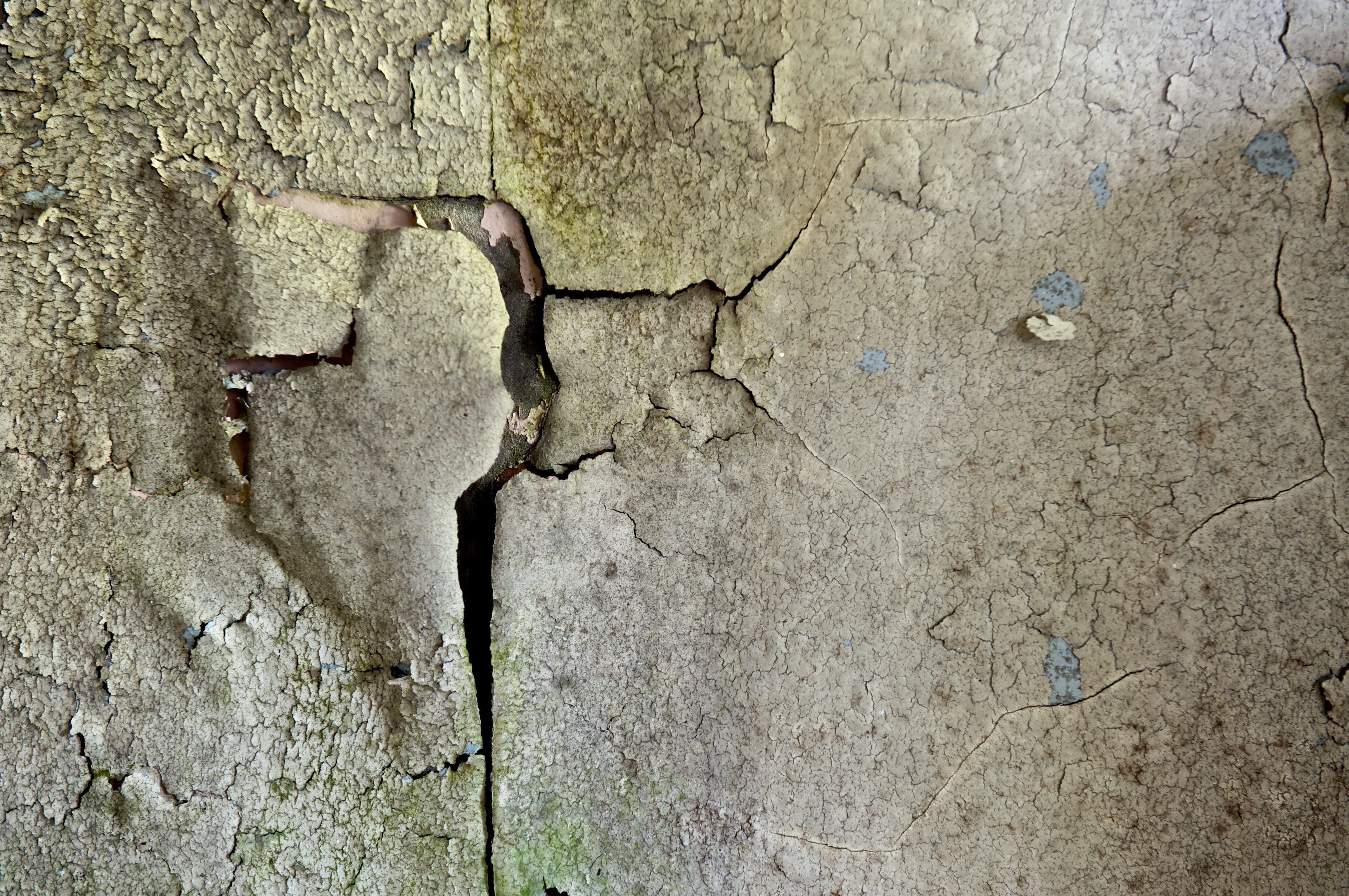 Old cracked wall texture HD Wallpaper