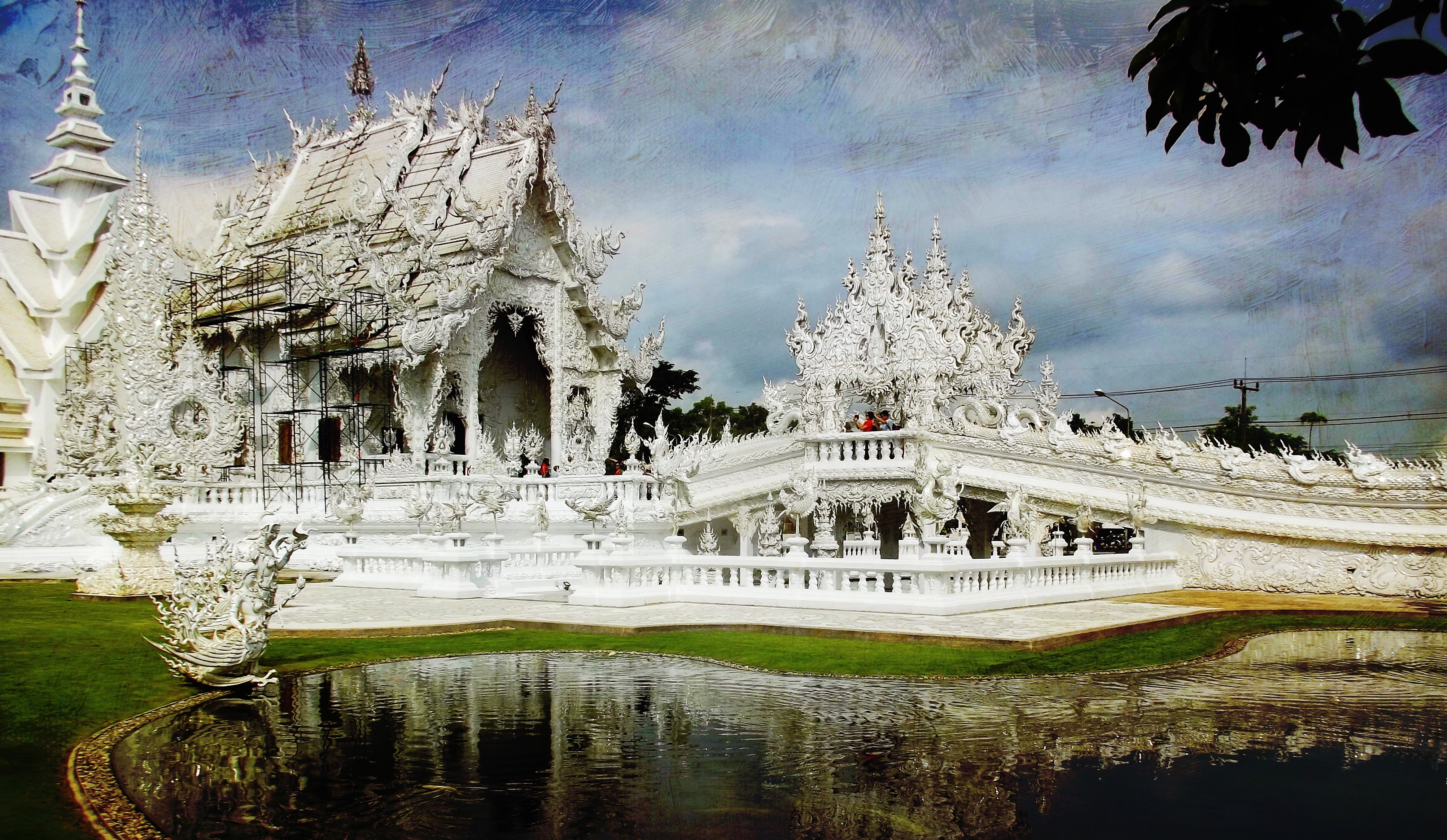 White Temple in Chiang Rai, Thailand HD Wallpaper