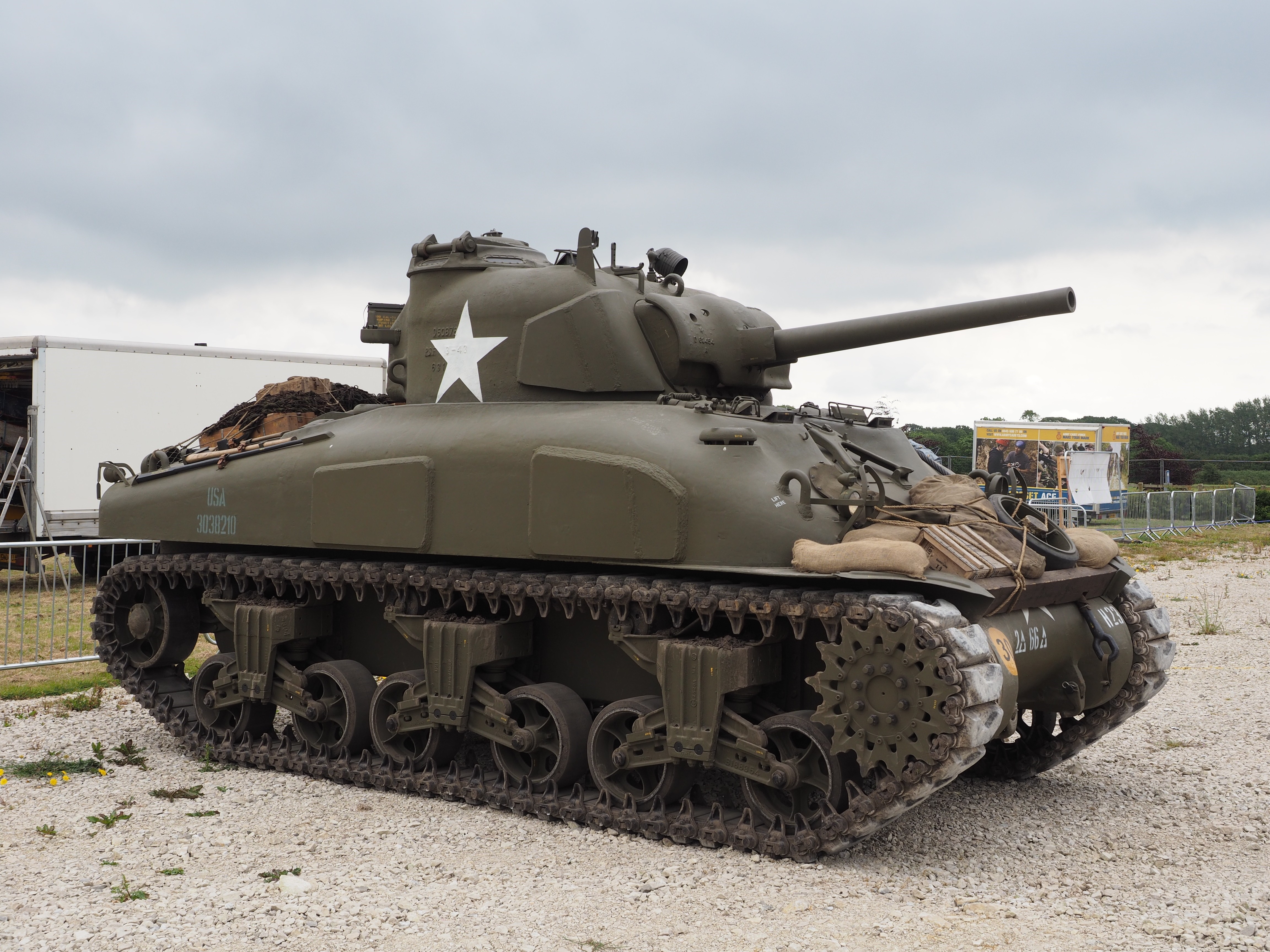 M4 Sherman Tank at Tankfest 2015 HD Wallpaper