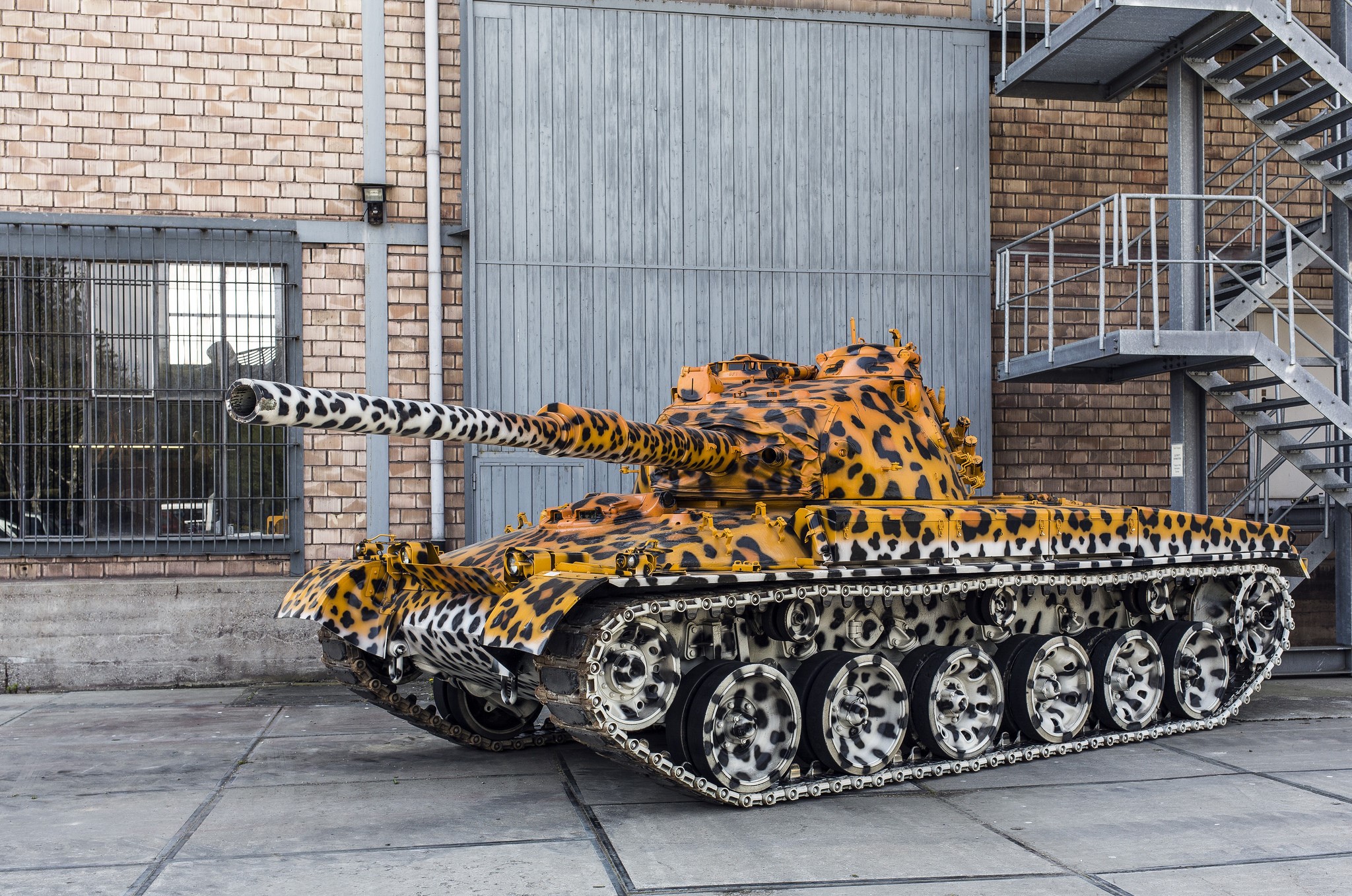 Leopard-patterned Pz 68 tank HD Wallpaper
