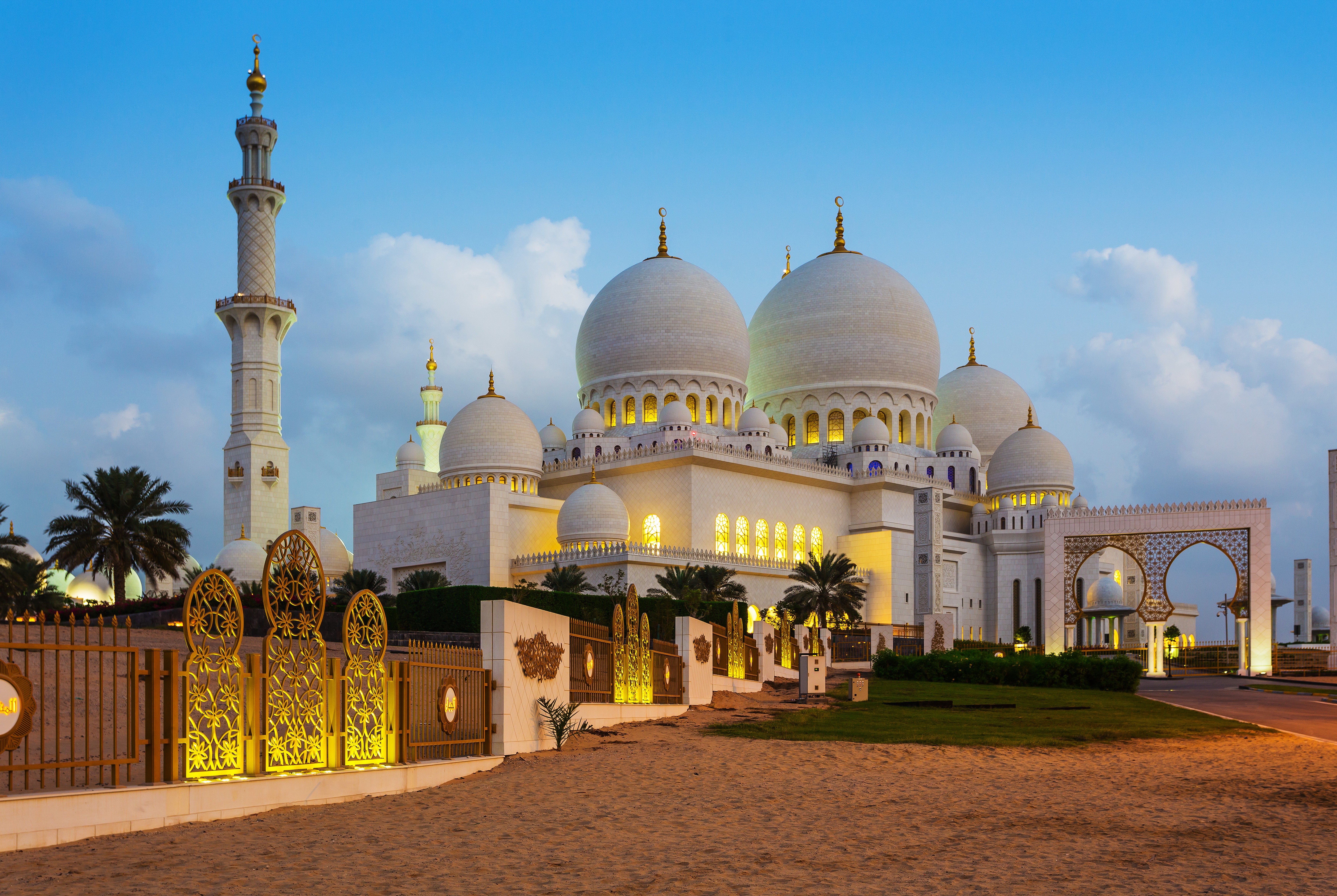 Sheikh Zayed Grand Mosque, Abu Dhabi, UAE HD Wallpaper
