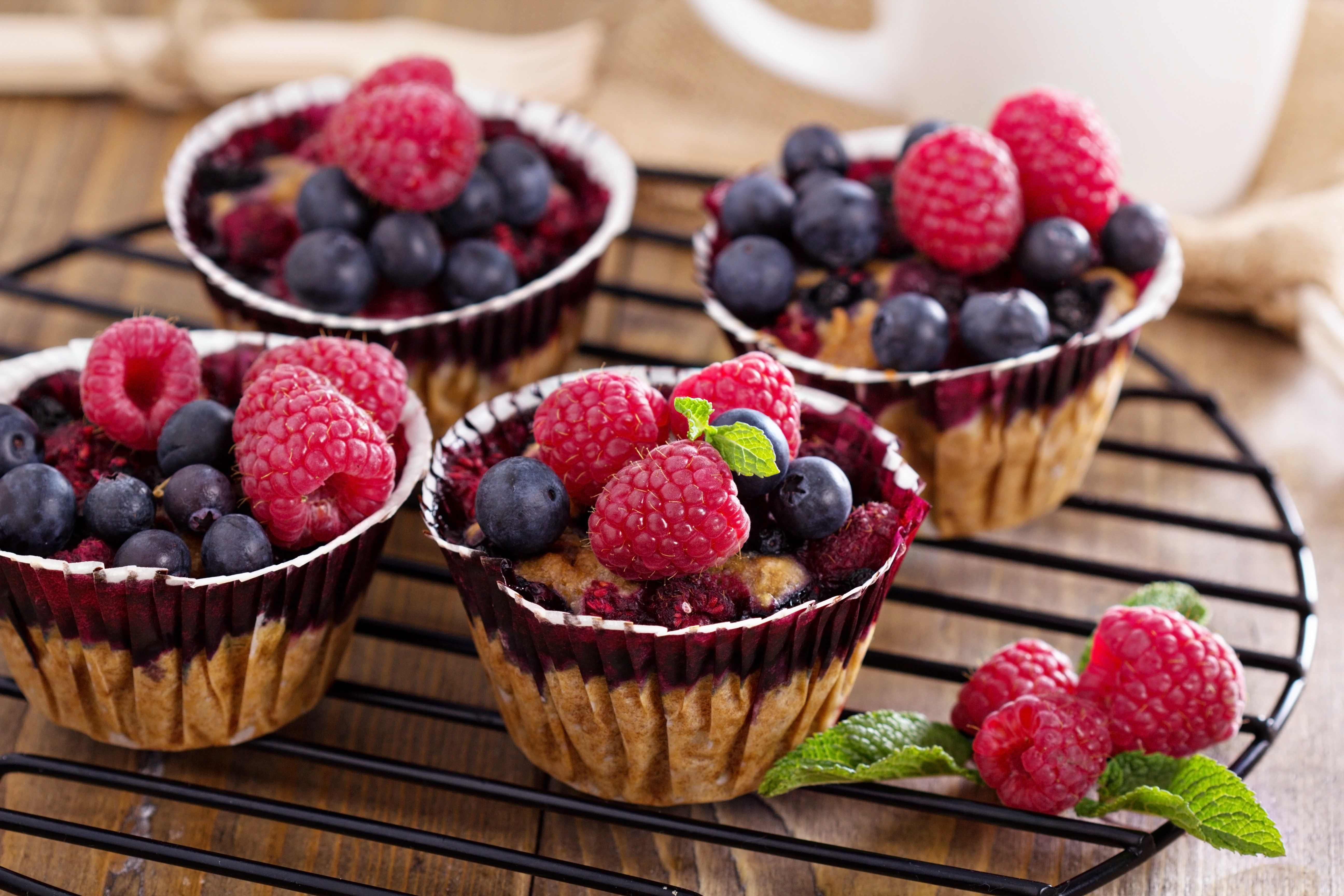 Berry Muffins with Raspberries and Blueberries HD Wallpaper