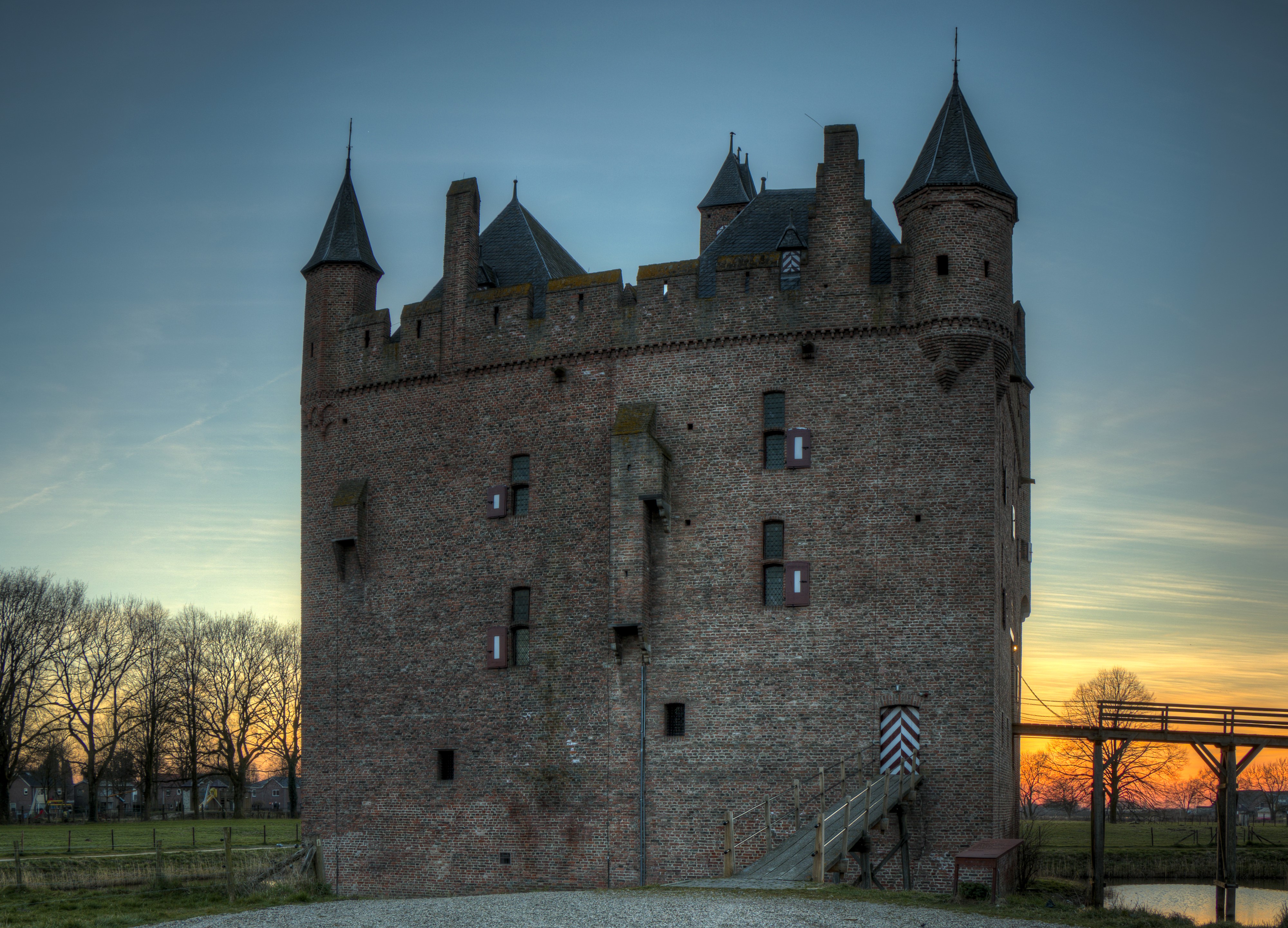 Doornenburg Castle in the Netherlands at sunset HD Wallpaper