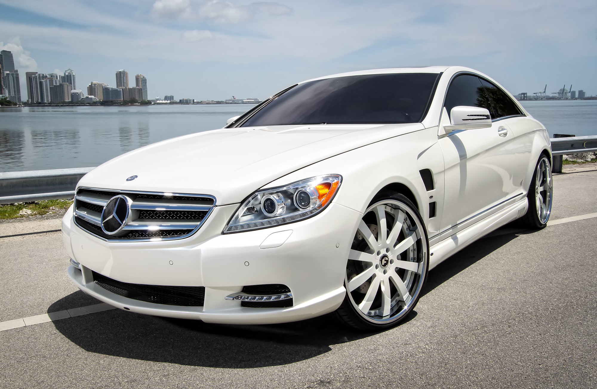 White Mercedes-Benz CL63 AMG V8 Coupe HD Wallpaper