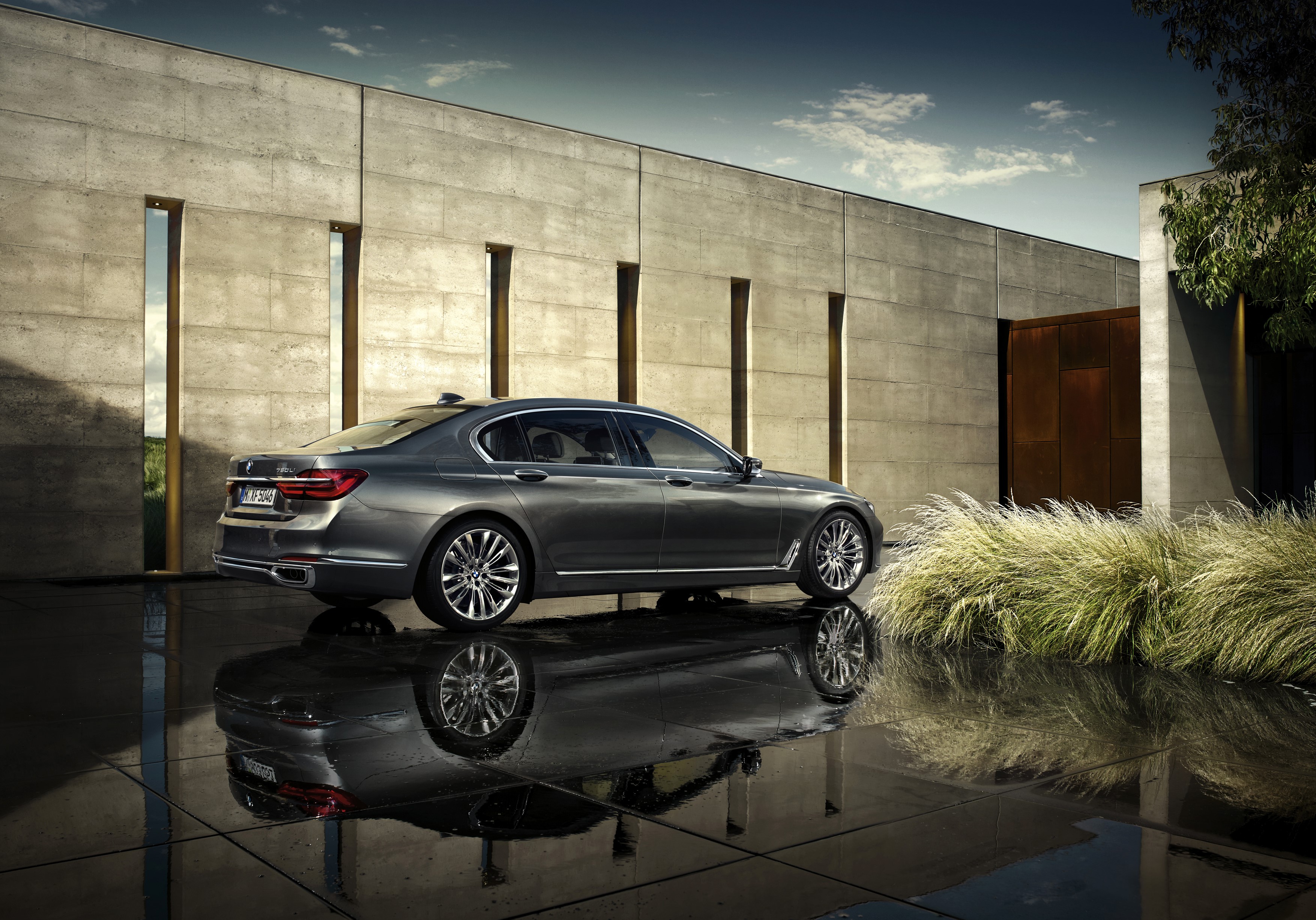 BMW 750Li xDrive Sedan HD Wallpaper