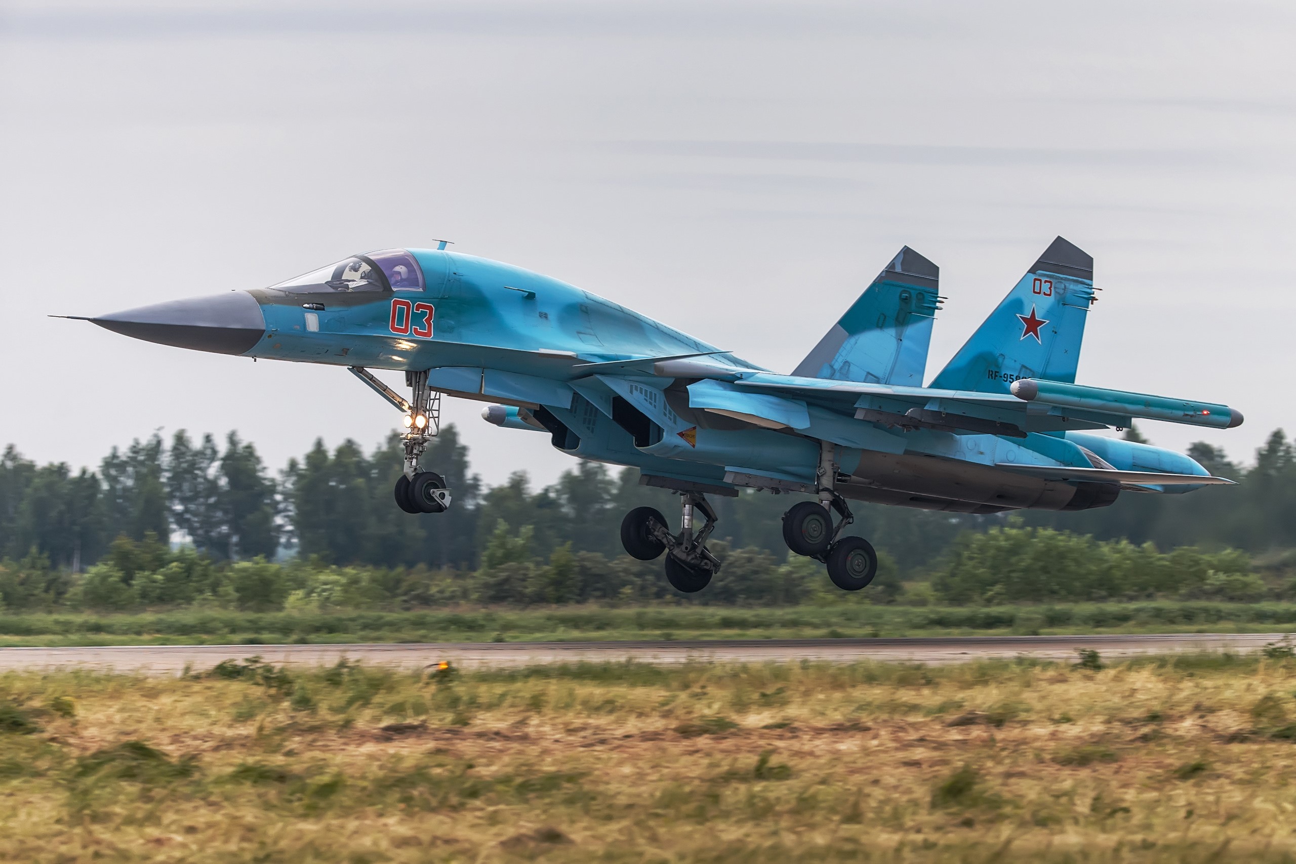 Sukhoi Su-34 fighter jet taking off HD Wallpaper