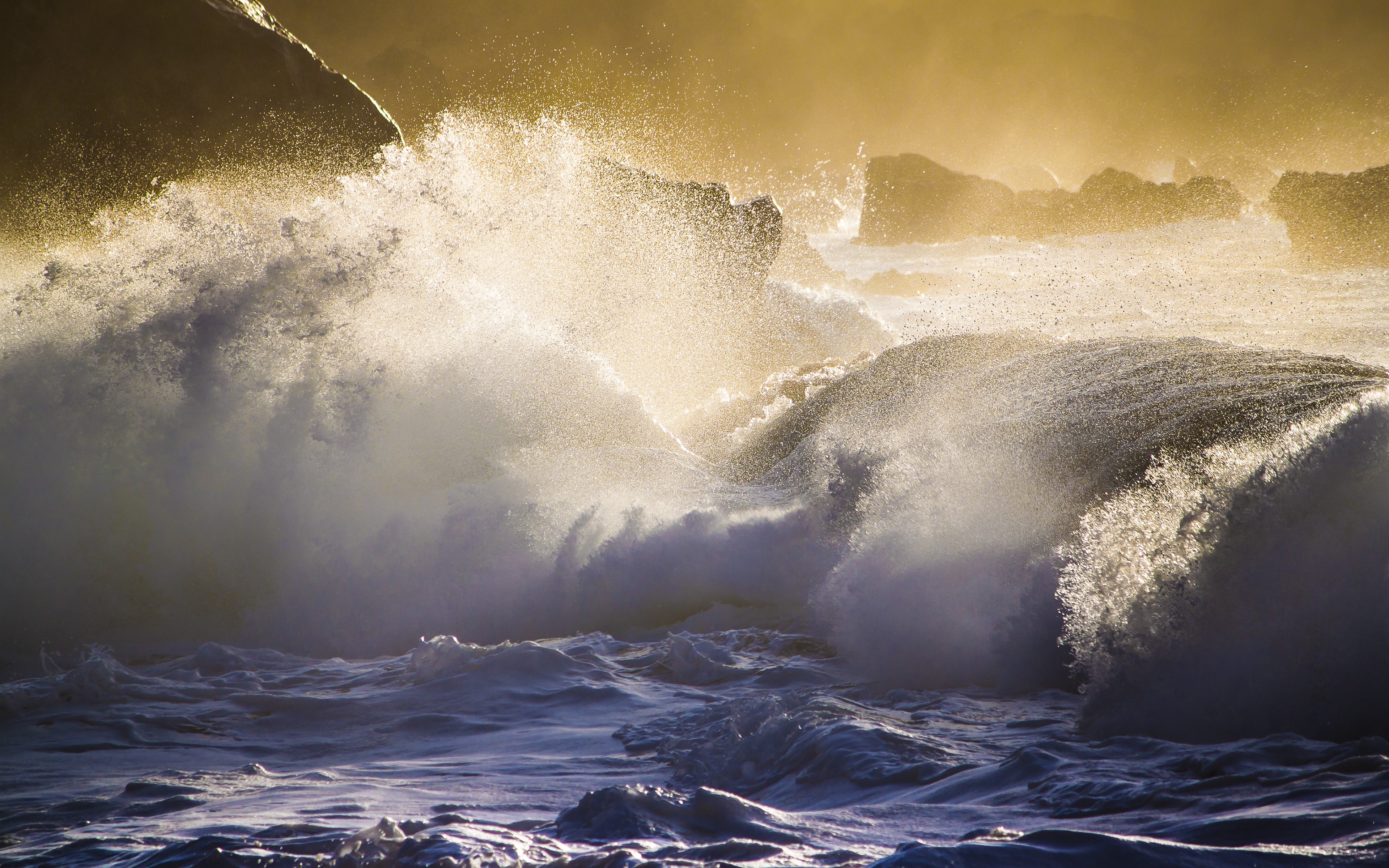 4K Waves Crashing on Rocks in Hawaii HD Wallpaper
