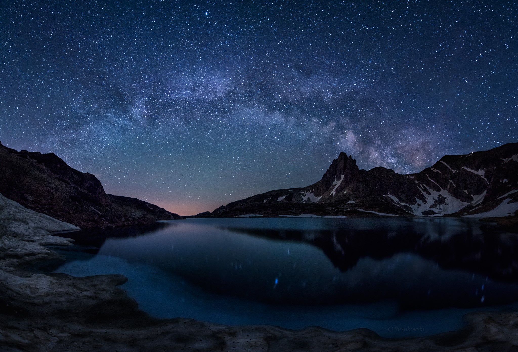 Milky Way over a mountain lake in Rila National Park HD Wallpaper