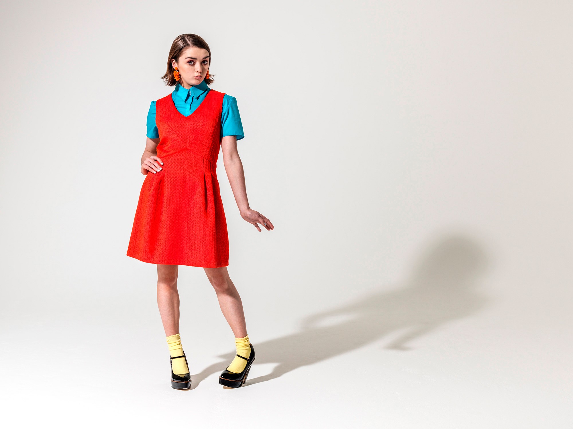 Maisie Williams in a red dress HD Wallpaper