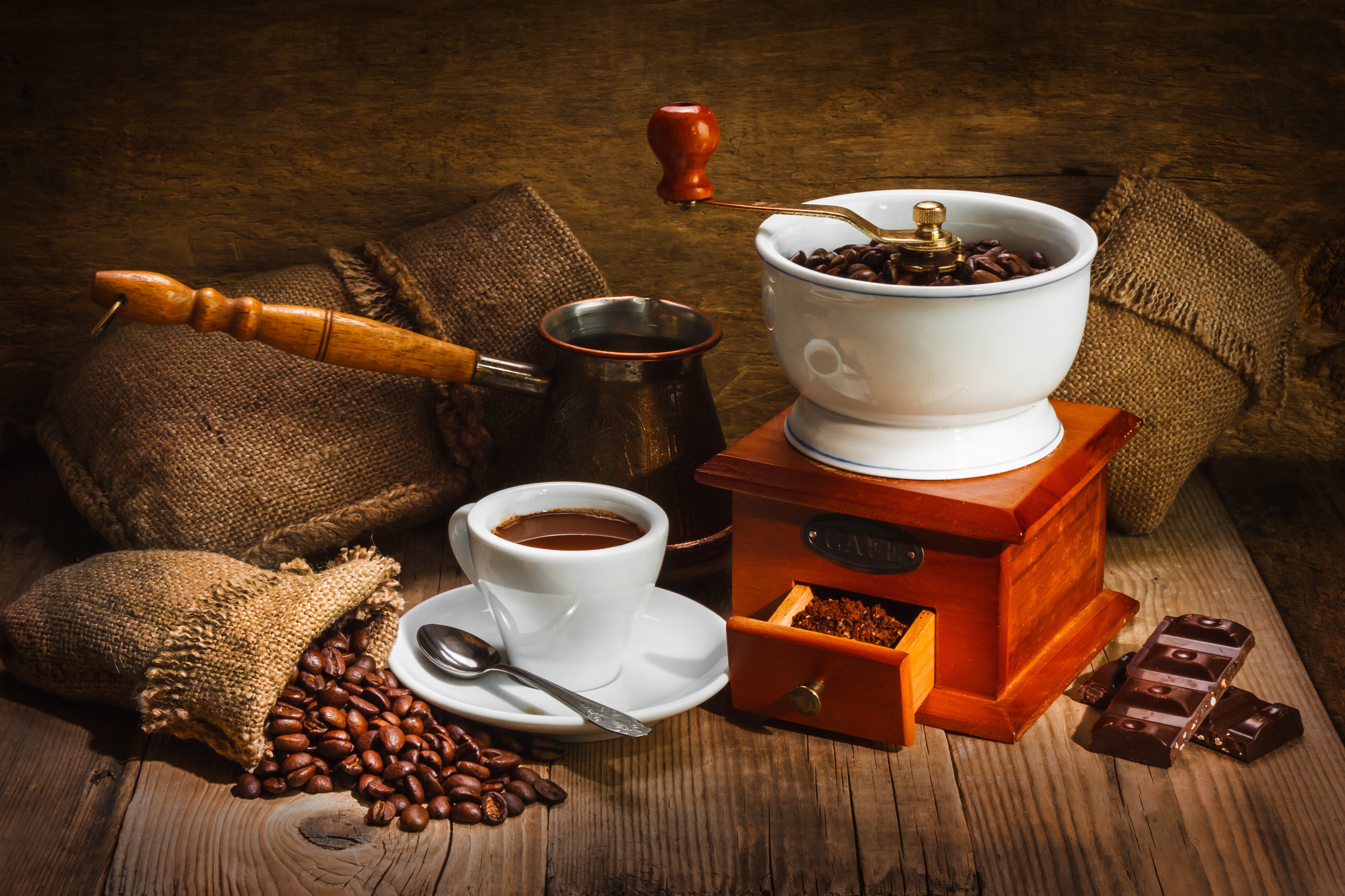4K Classic Coffee Grinder with Coffee and Chocolate HD Wallpaper