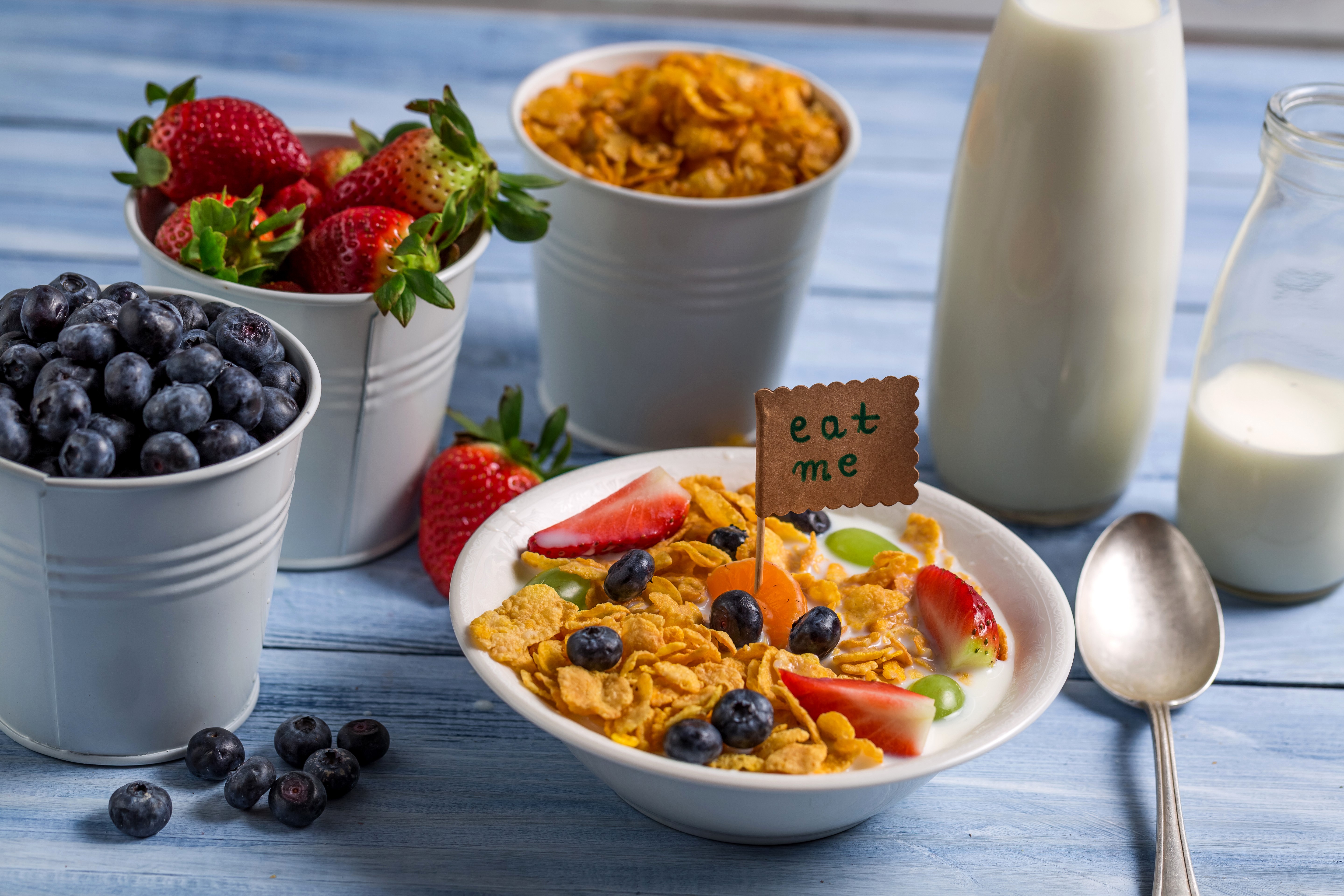 Cereal with Strawberries and Blueberries HD Wallpaper