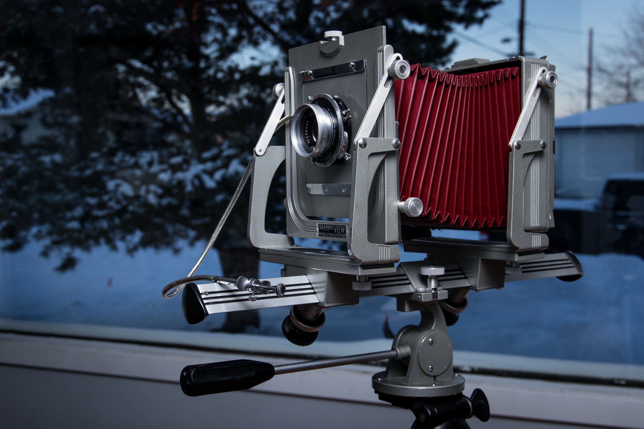 Graflex Graphic View large format camera on tripod HD Wallpaper