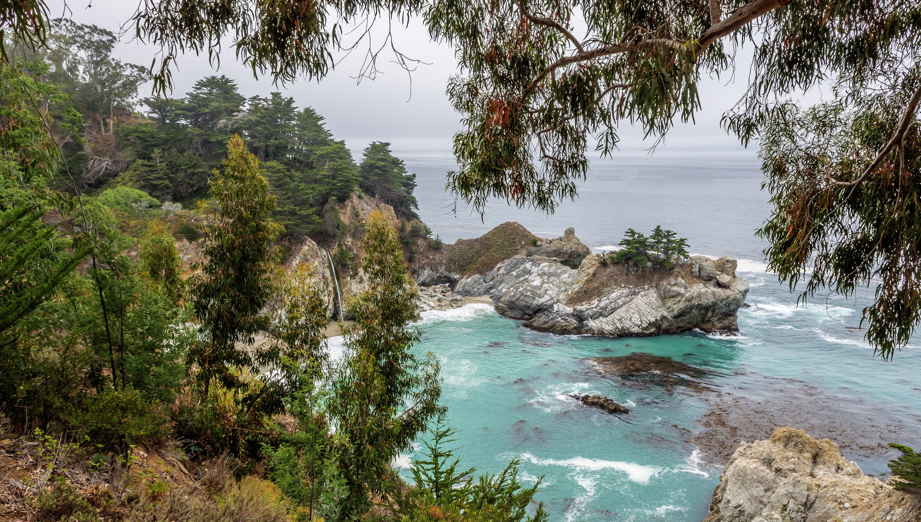 McWay Falls Waterfall in Julia Pfeiffer Burns State Park, California HD Wallpaper