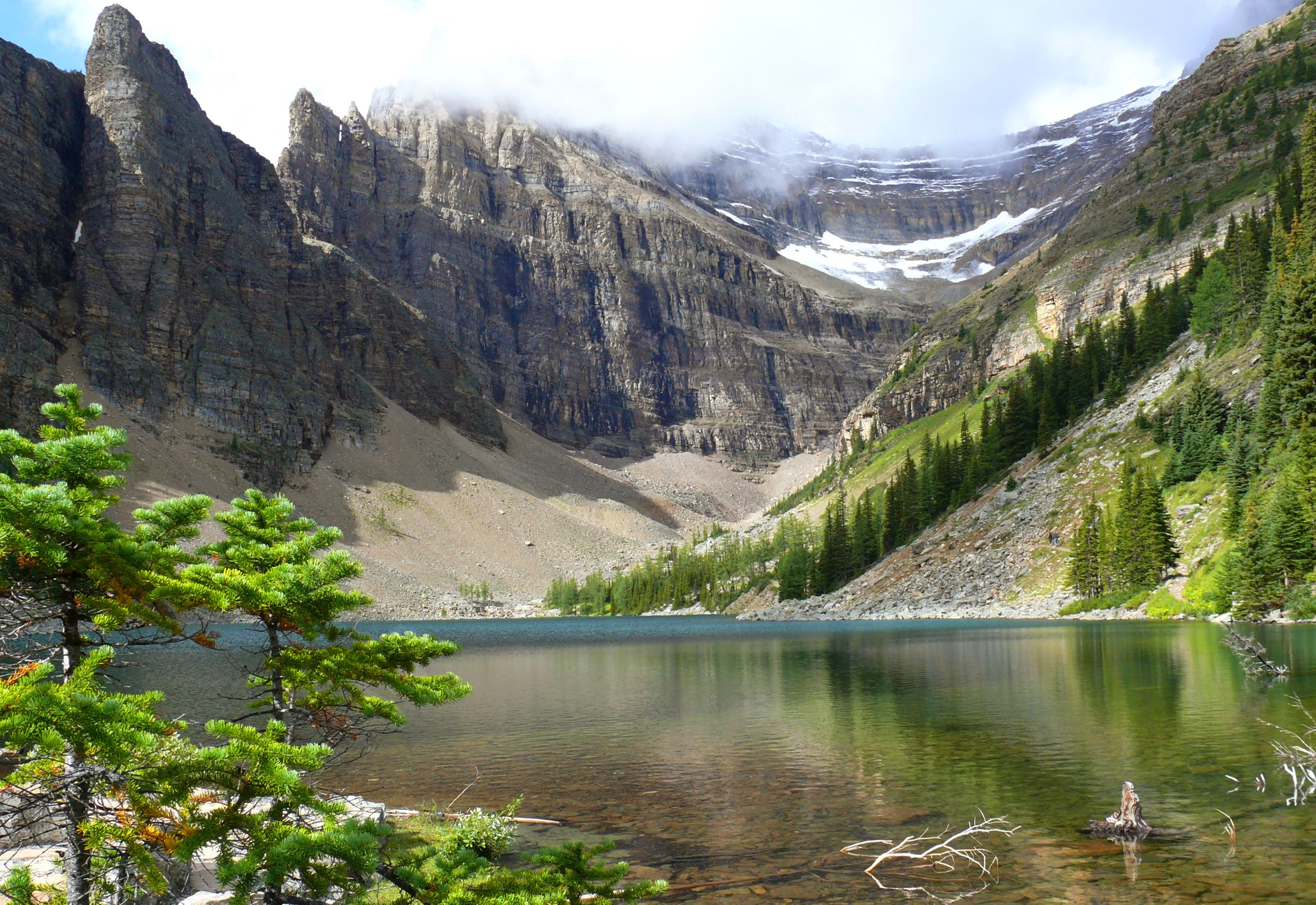 Agnes Lake and Mountains in Banff National Park, Canada HD Wallpaper