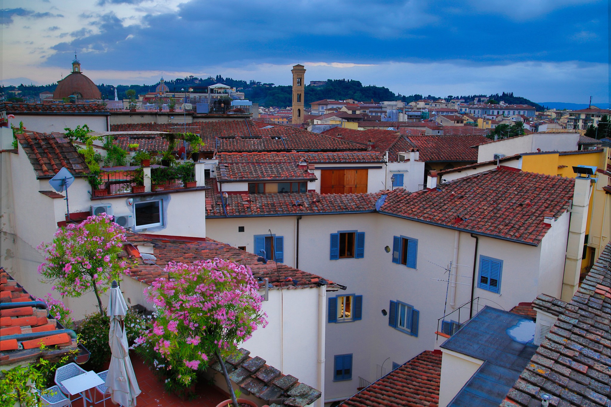Rooftops and bell tower in Florence, Italy HD Wallpaper