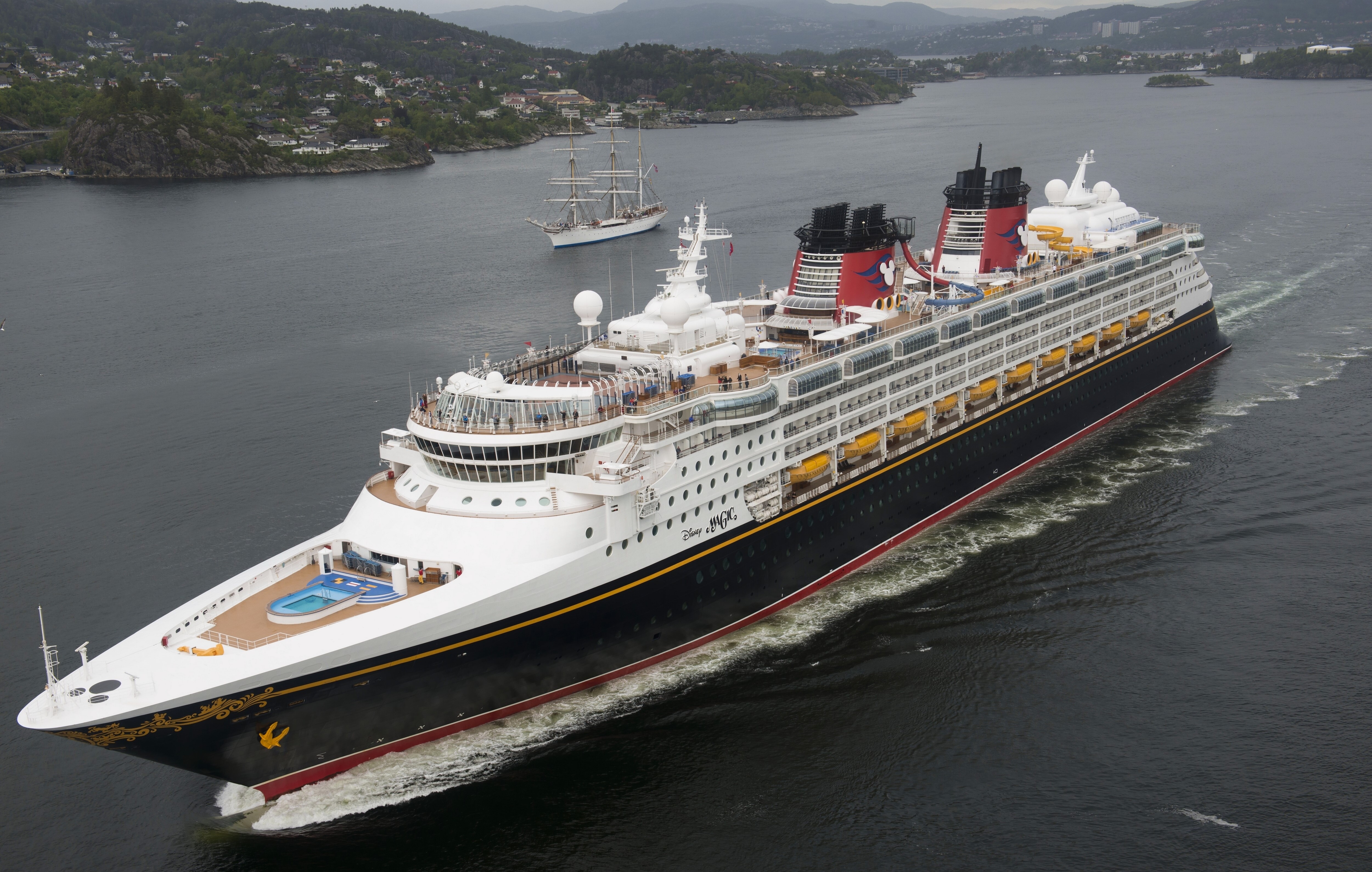 Disney Magic cruise liner in Bergen, Norway HD Wallpaper