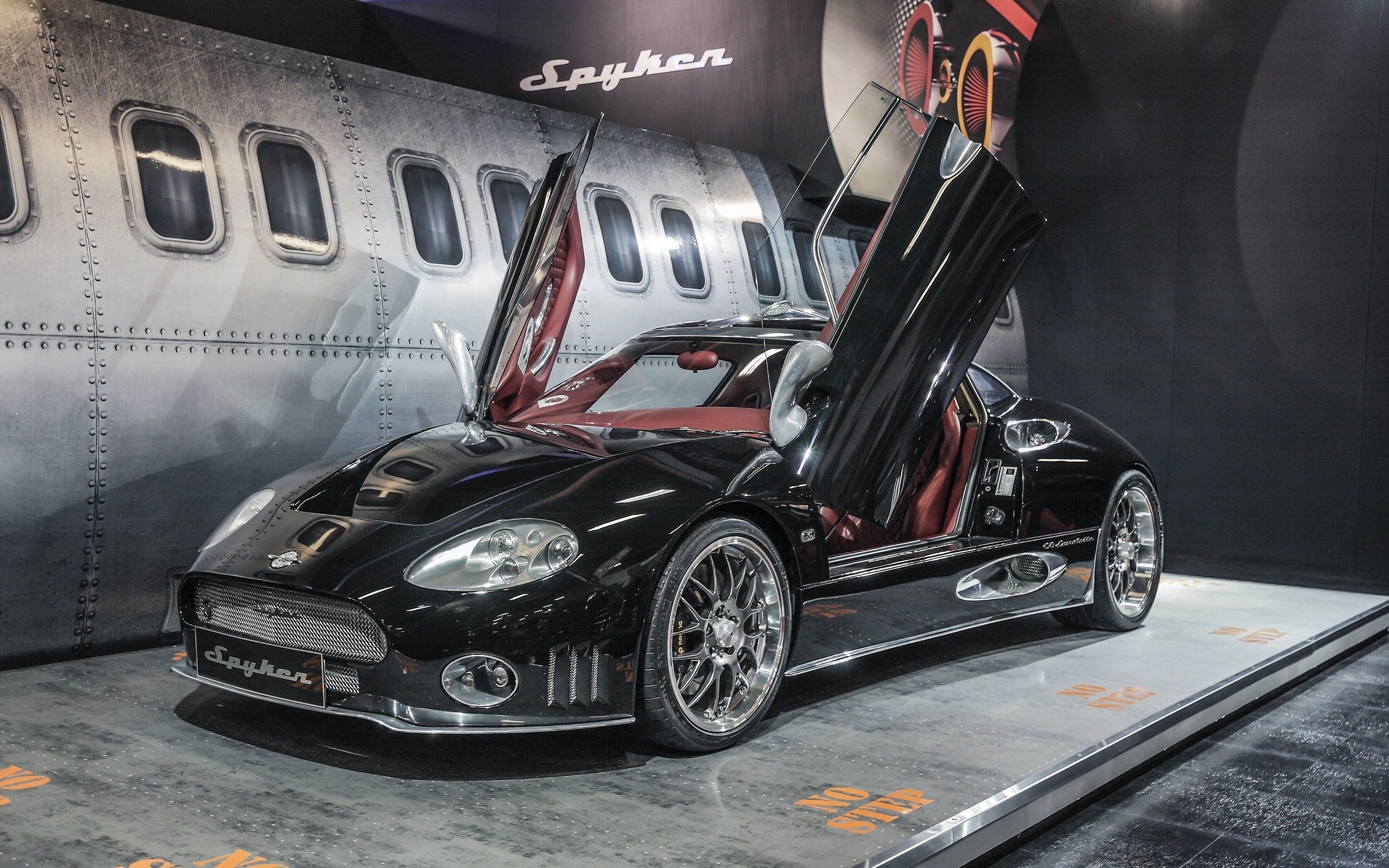 Black Spyker C8 Laviolette with Scissor Doors HD Wallpaper