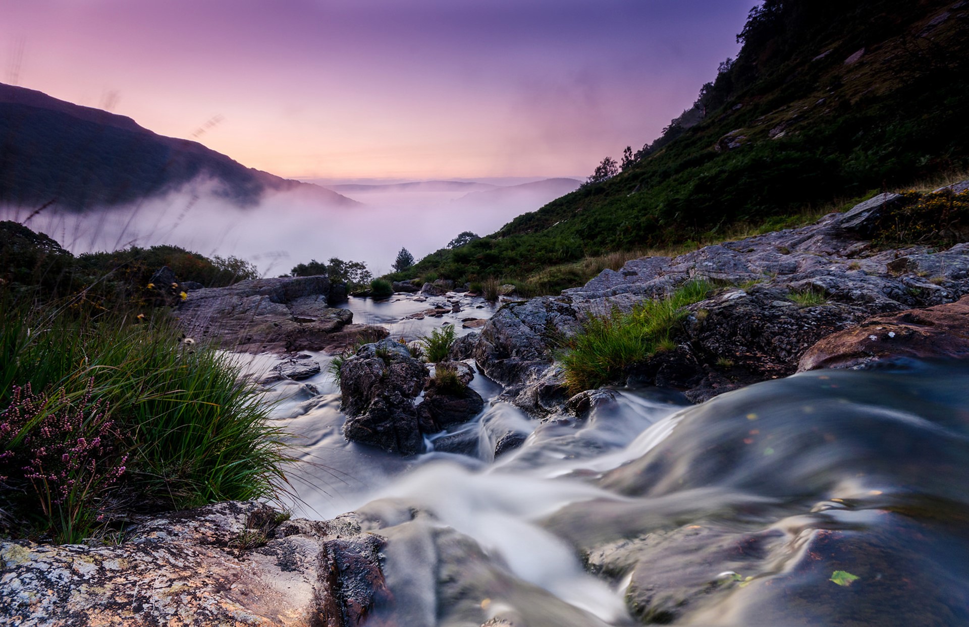 River flowing through mountains at sunrise in the UK HD Wallpaper