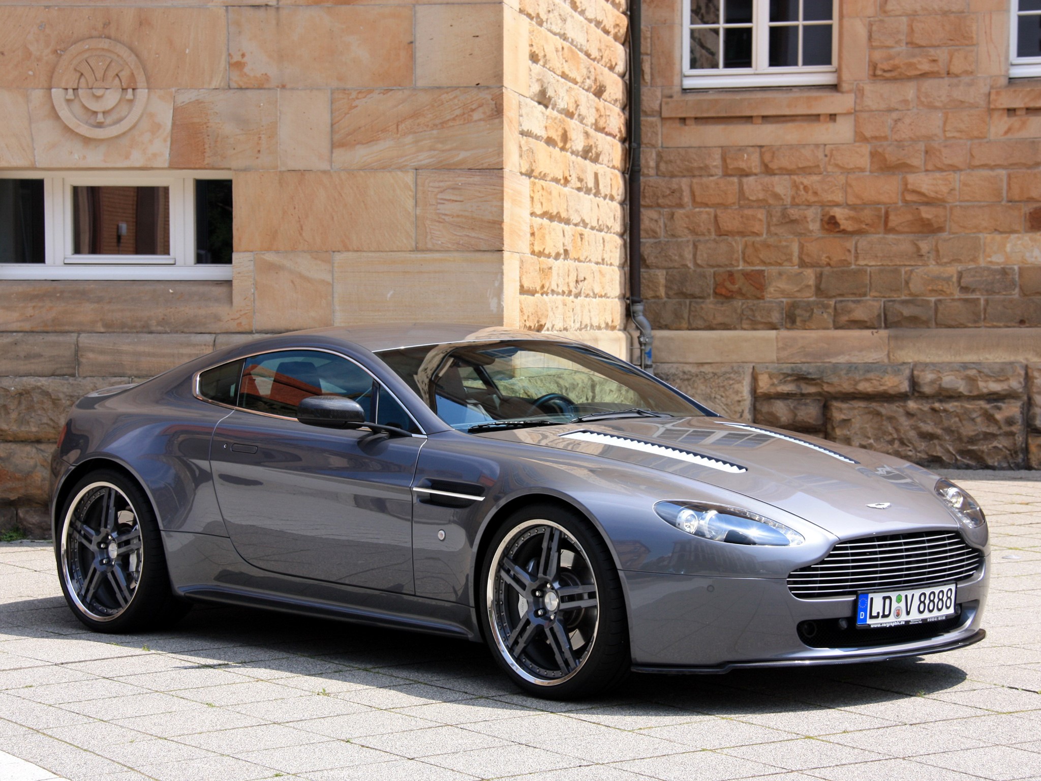 Aston Martin V8 Vantage HD Wallpaper