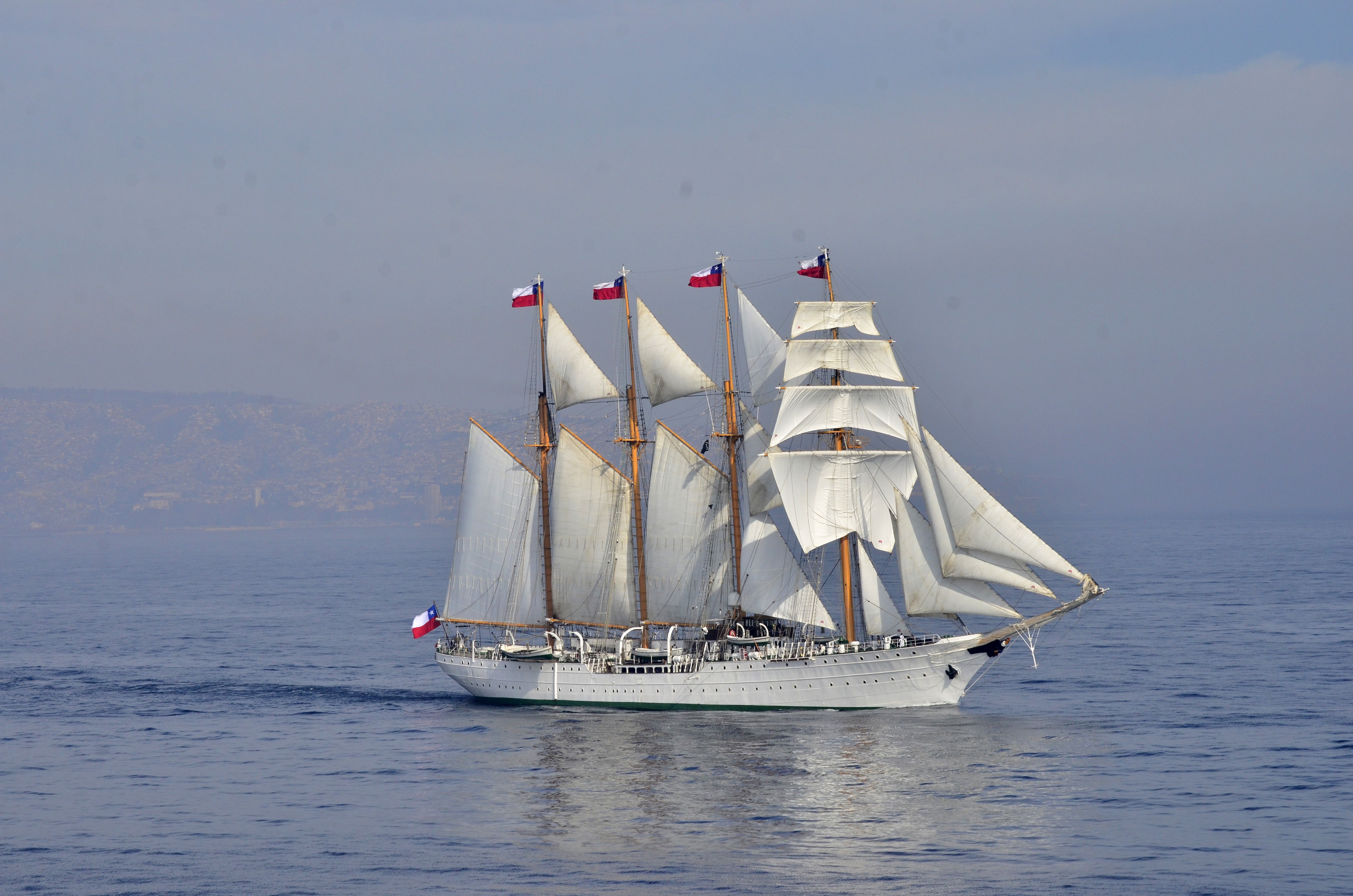 Esmeralda BE-43 Sailing Ship at Sea HD Wallpaper