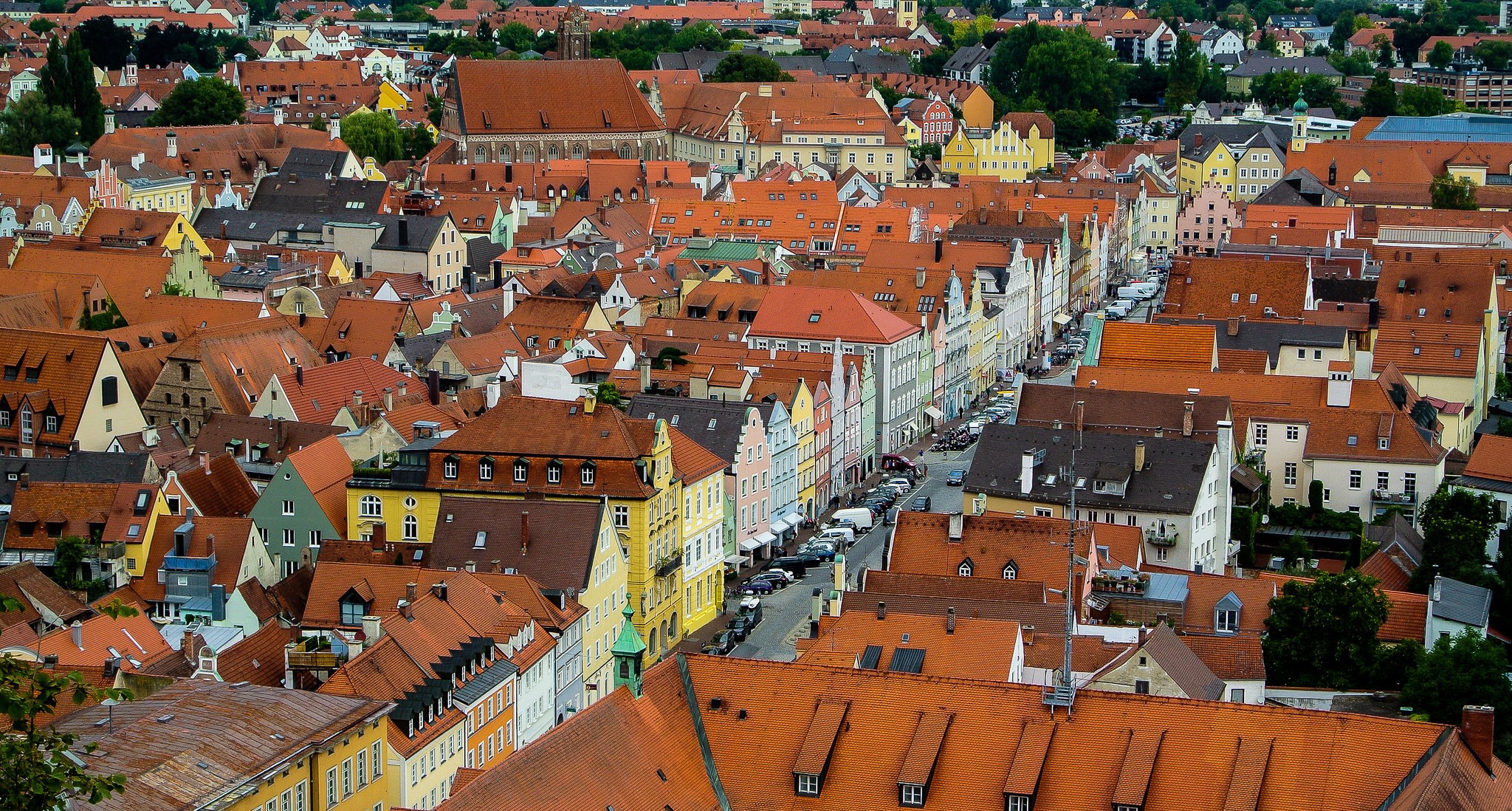 Aerial view of a European town with red-tiled roofs HD Wallpaper