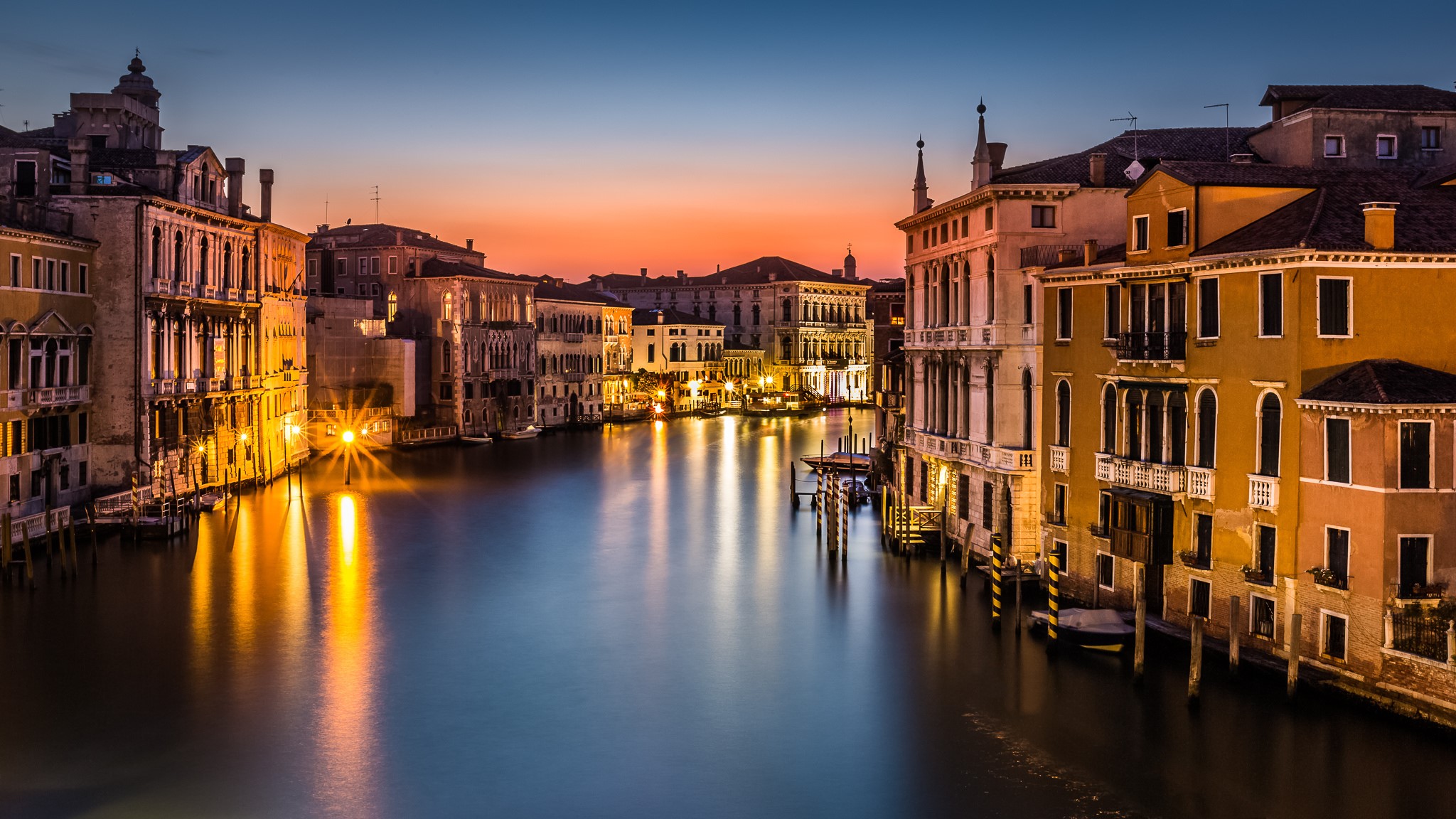 Grand Canal in Venice, Italy at Dusk HD Wallpaper